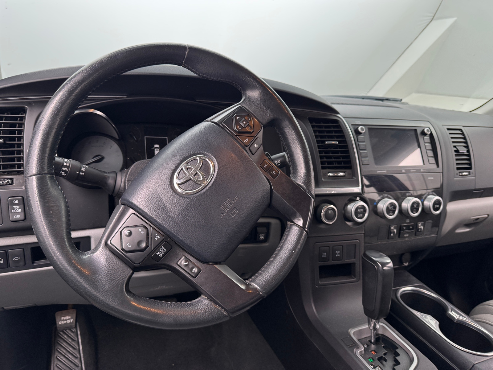 Thumbnail: 2020 Toyota Sequoia - 4