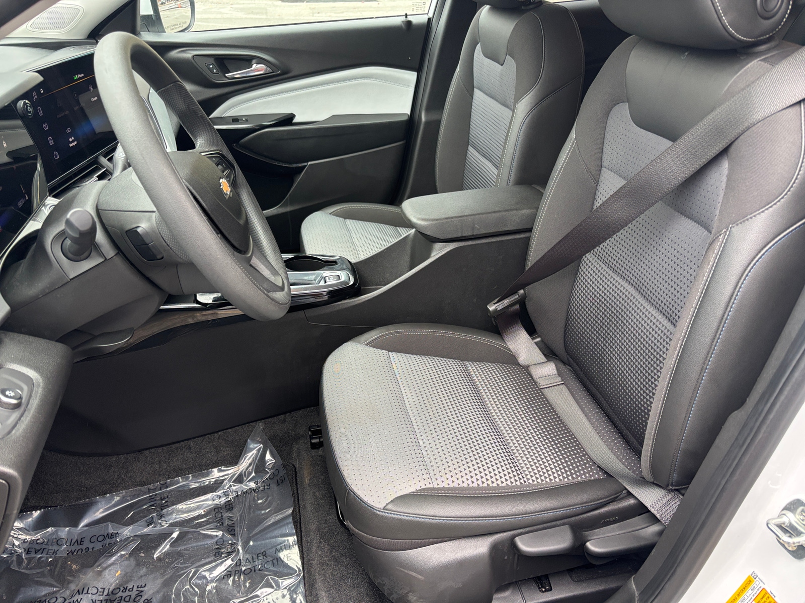 Thumbnail: 2025 Chevrolet Trax - 2