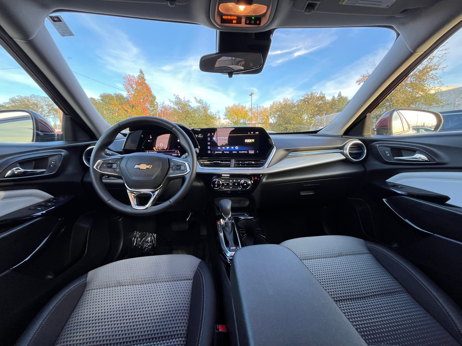 Thumbnail: 2025 Chevrolet Trax - 3