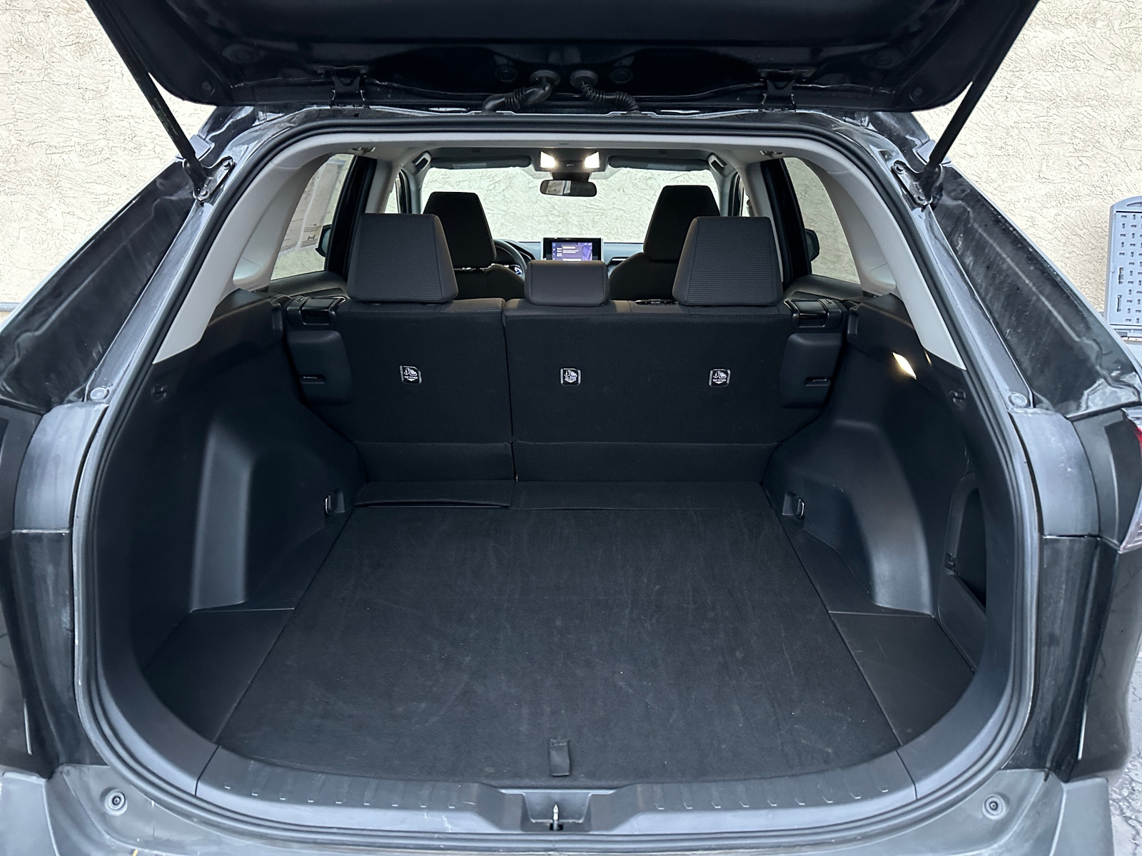 Thumbnail: 2025 Toyota RAV4 - 6