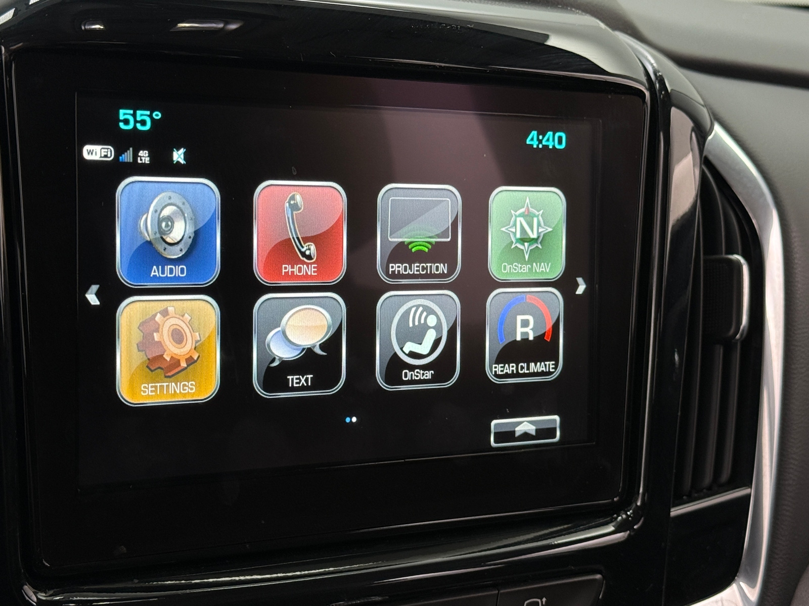 Thumbnail: 2018 Chevrolet Traverse - 4