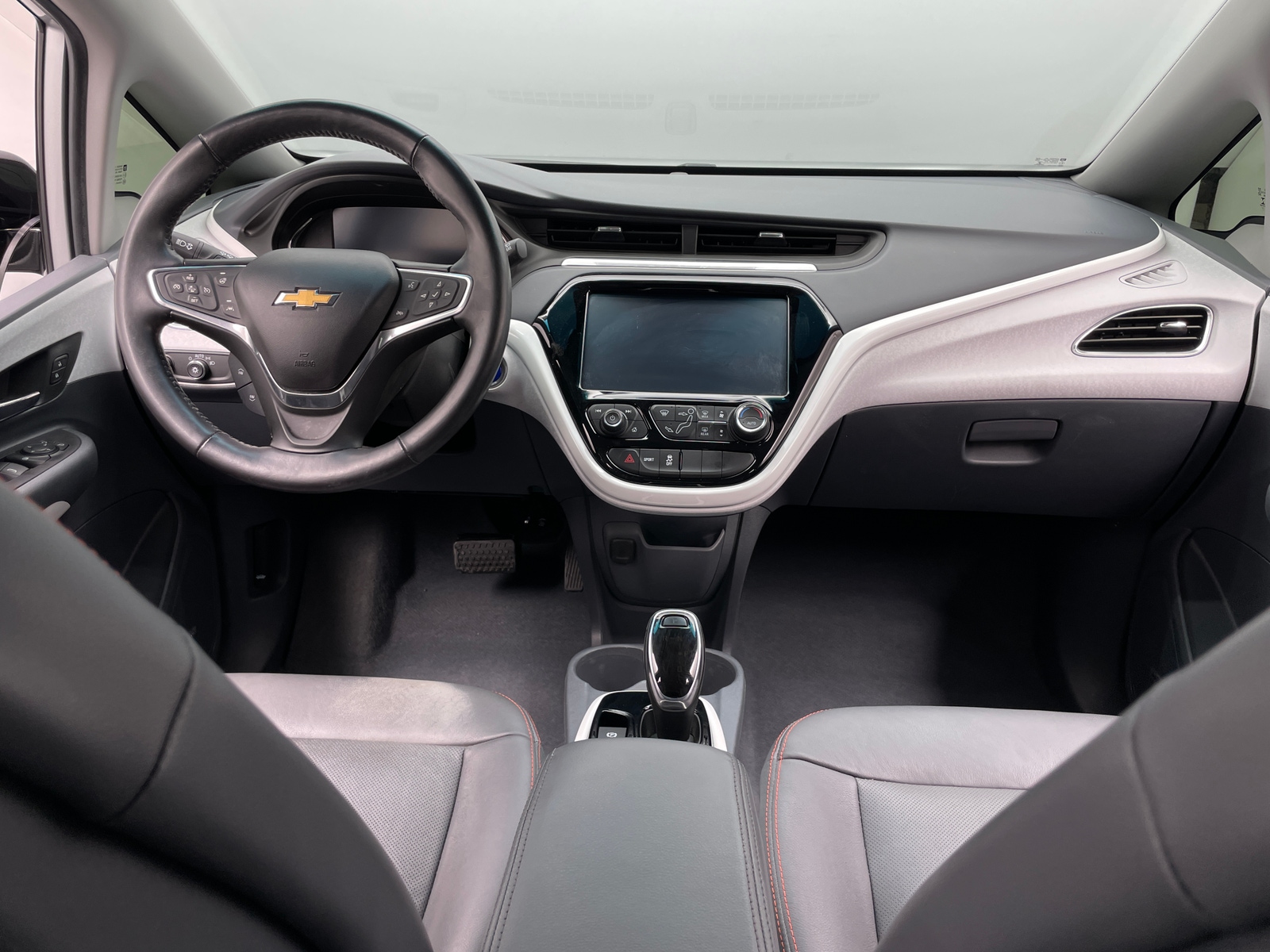 Thumbnail: 2017 Chevrolet Bolt EV - 2