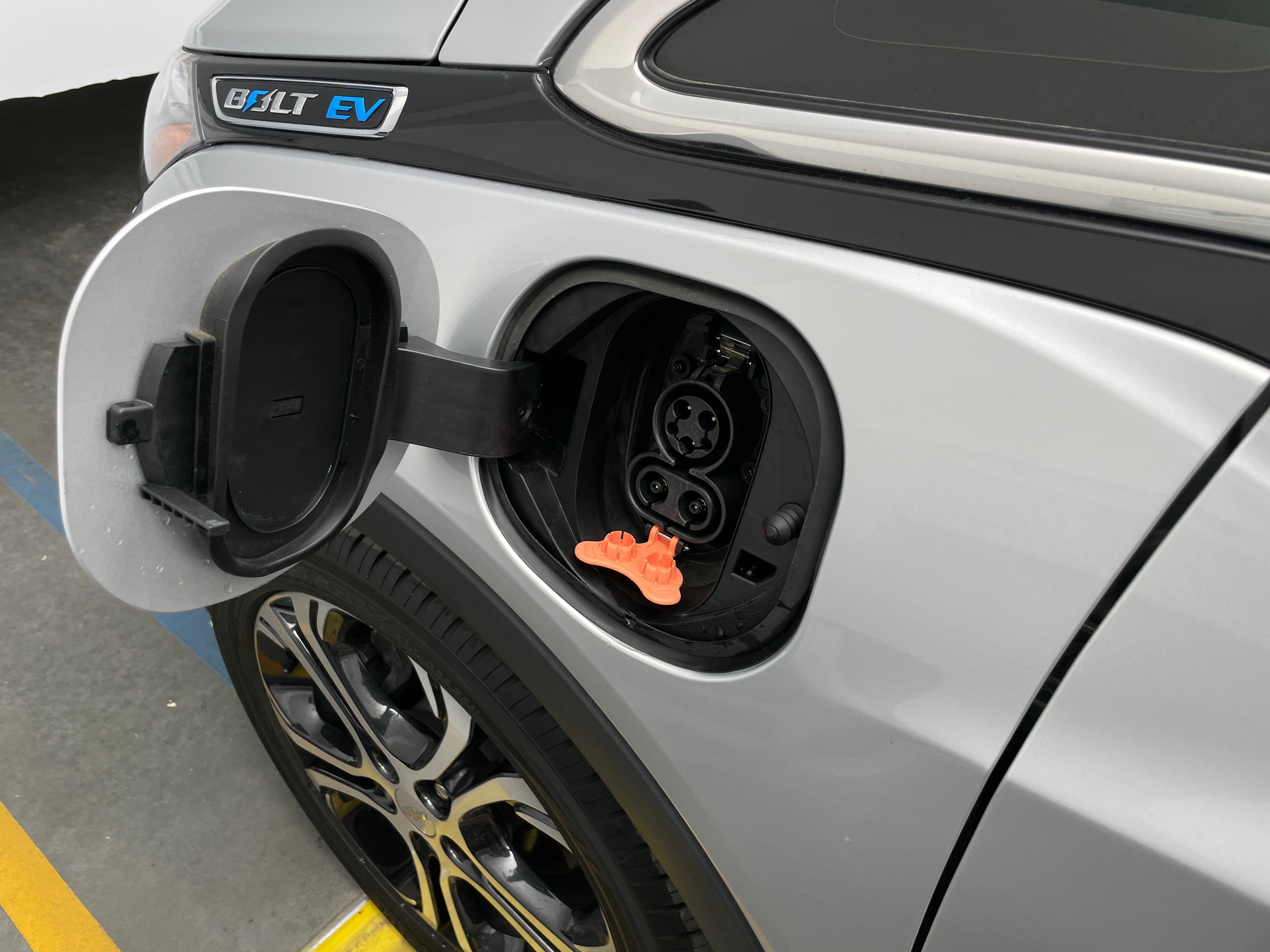 Used 2017 Chevrolet Bolt EV Premier with VIN 1G1FX6S04H4154228 for sale in Oak Creek, WI