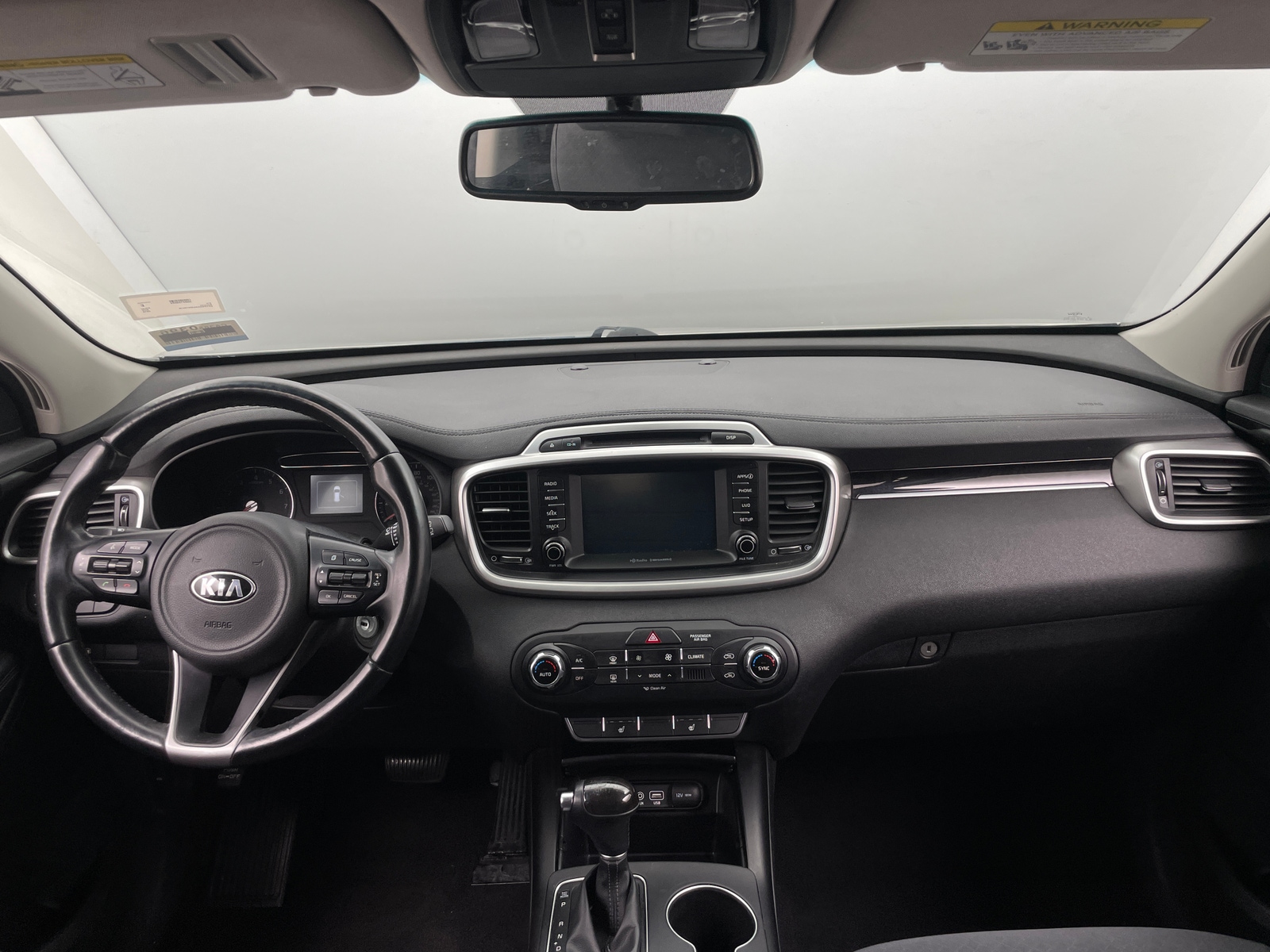 Thumbnail: 2018 Kia Sorento - 3