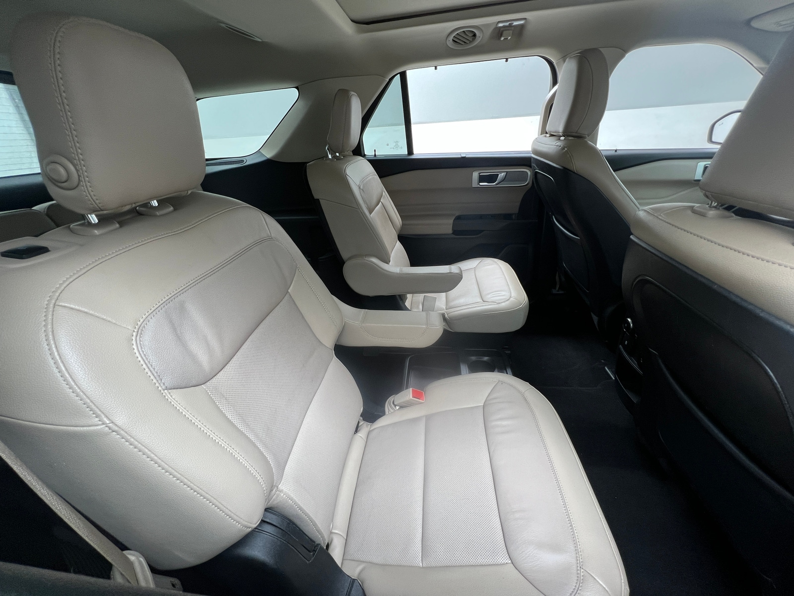 Thumbnail: 2020 Ford Explorer - 5