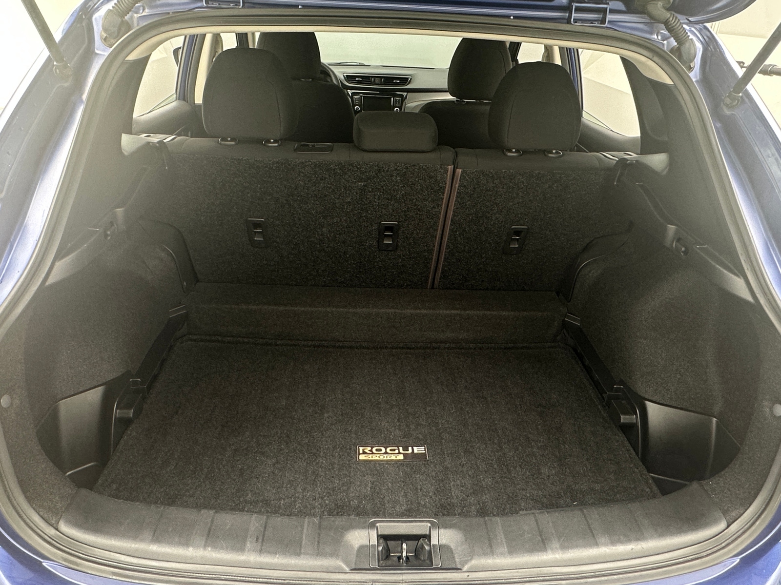 Thumbnail: 2021 Nissan Rogue Sport - 7