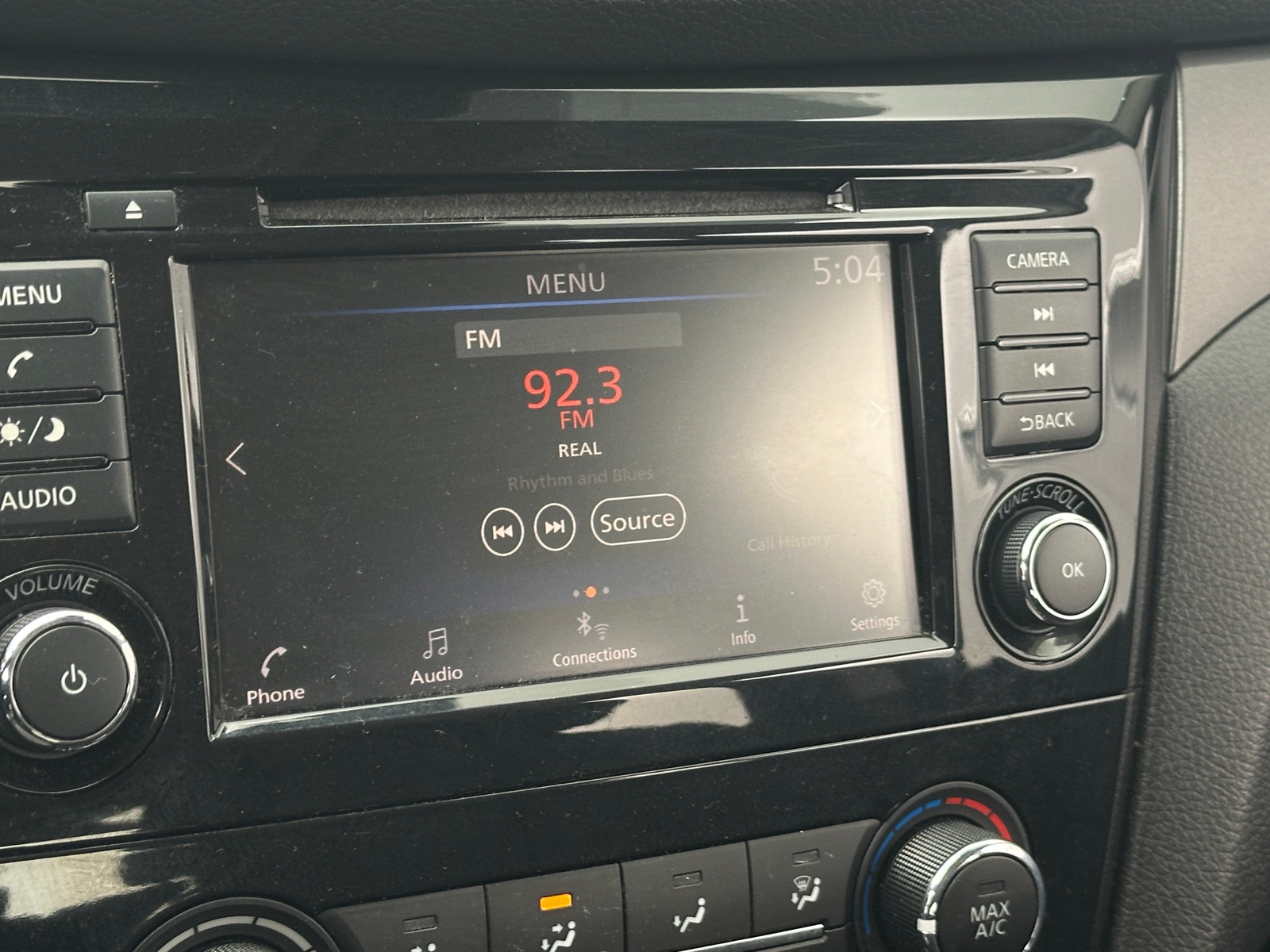 Thumbnail: 2021 Nissan Rogue Sport - 4