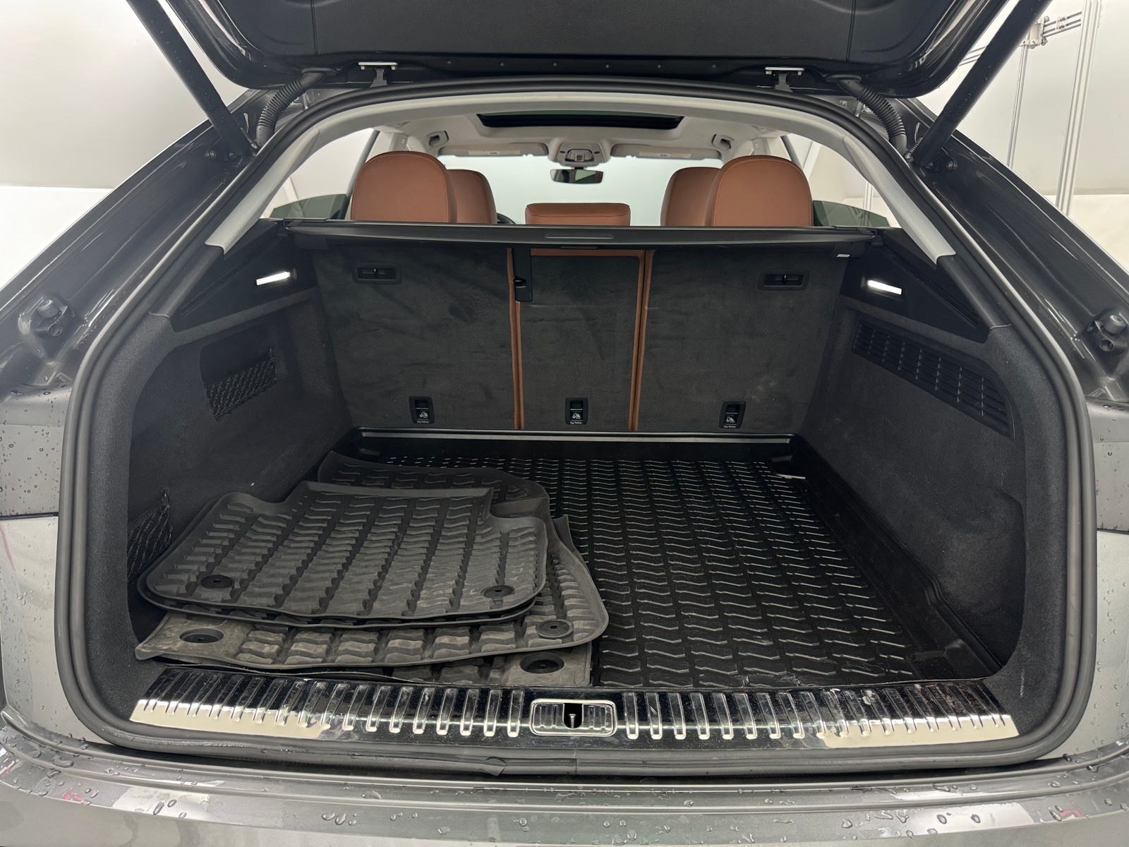 Thumbnail: 2020 Audi Q8 - 6