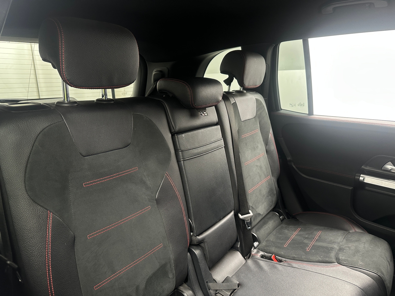 Thumbnail: 2021 Mercedes-Benz GLB - 5