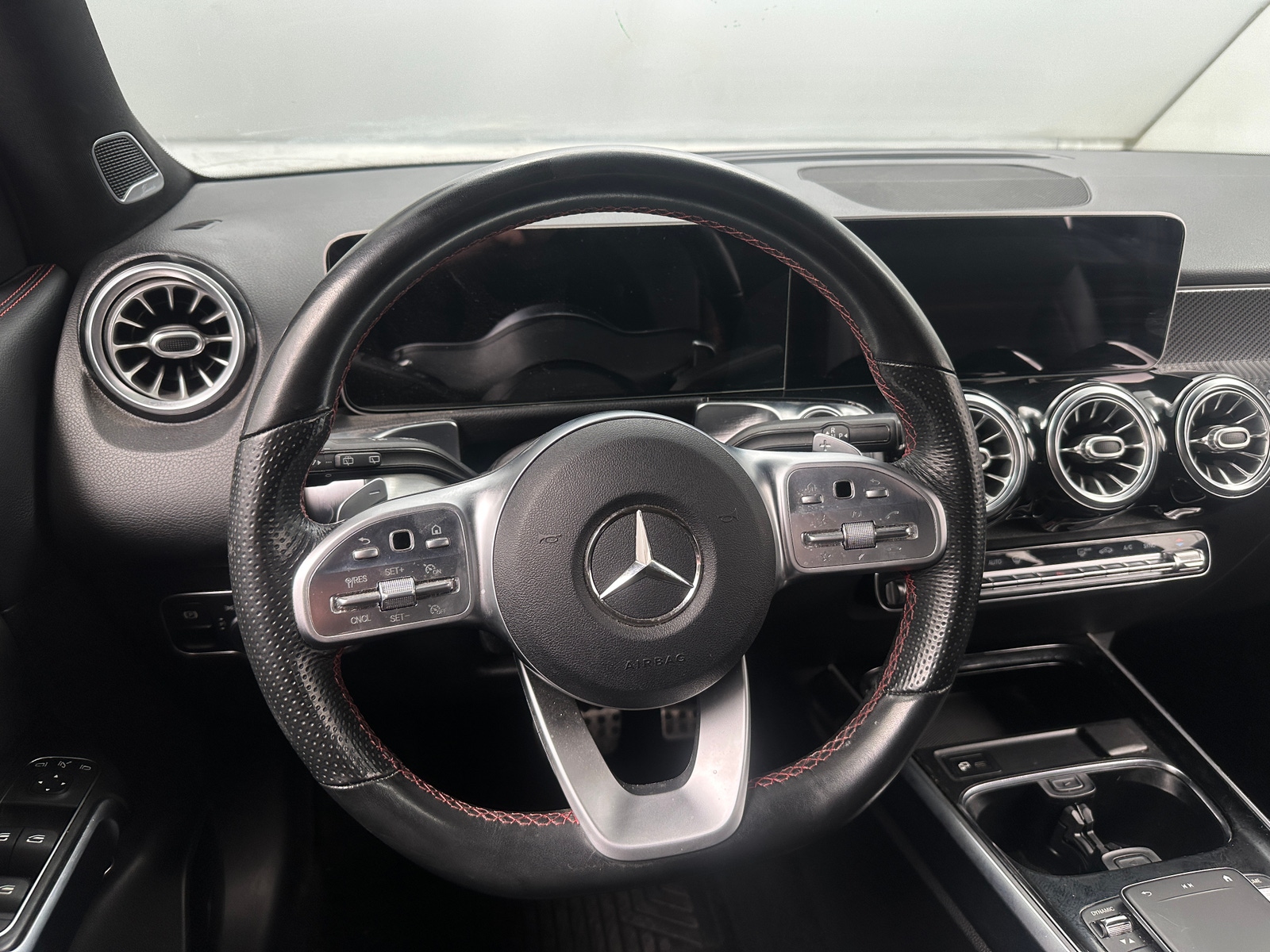 Thumbnail: 2021 Mercedes-Benz GLB - 4