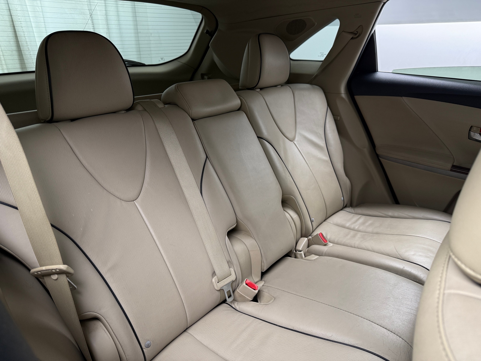 Thumbnail: 2011 Toyota Venza - 6