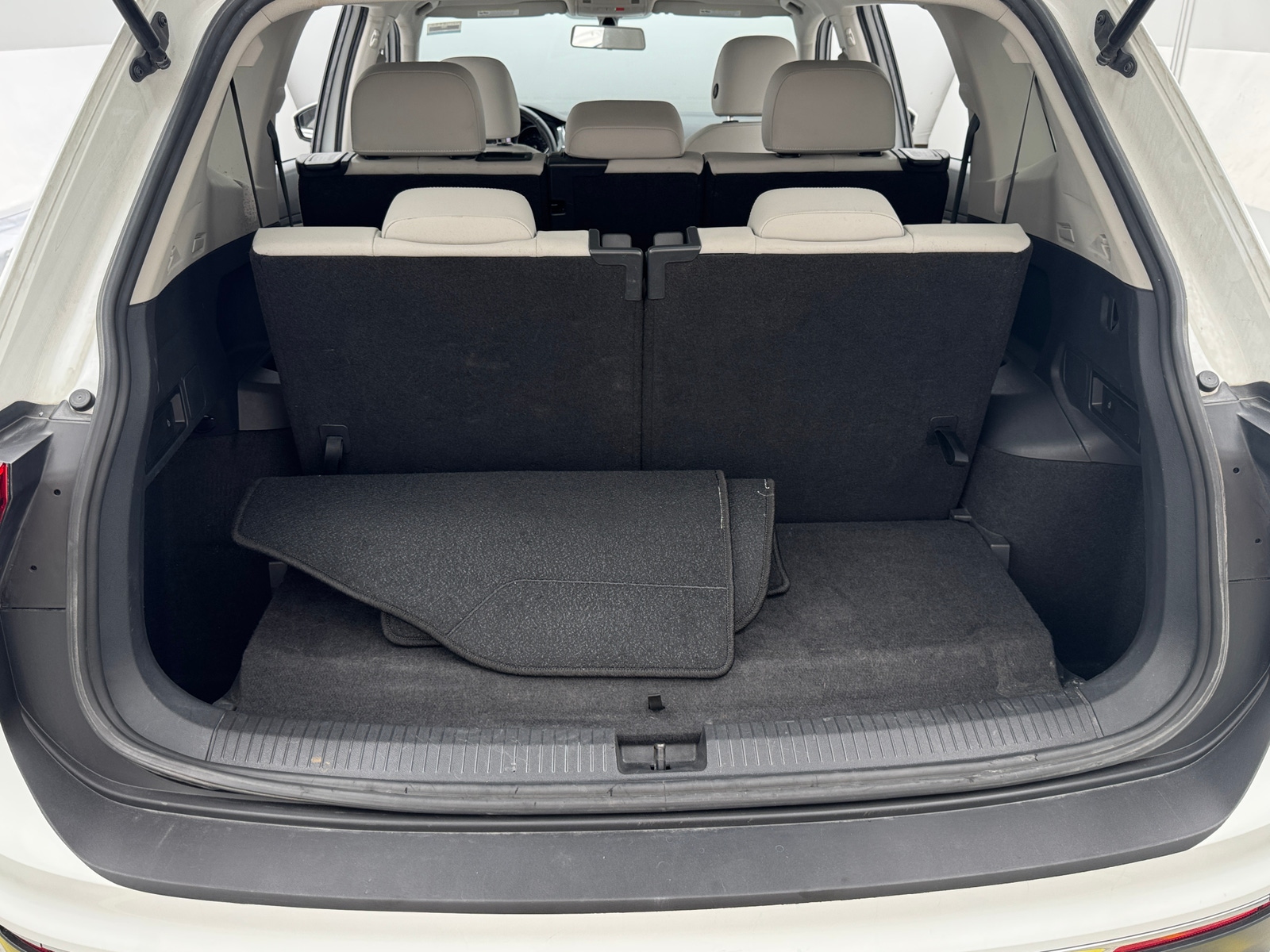 Thumbnail: 2021 Volkswagen Tiguan - 6