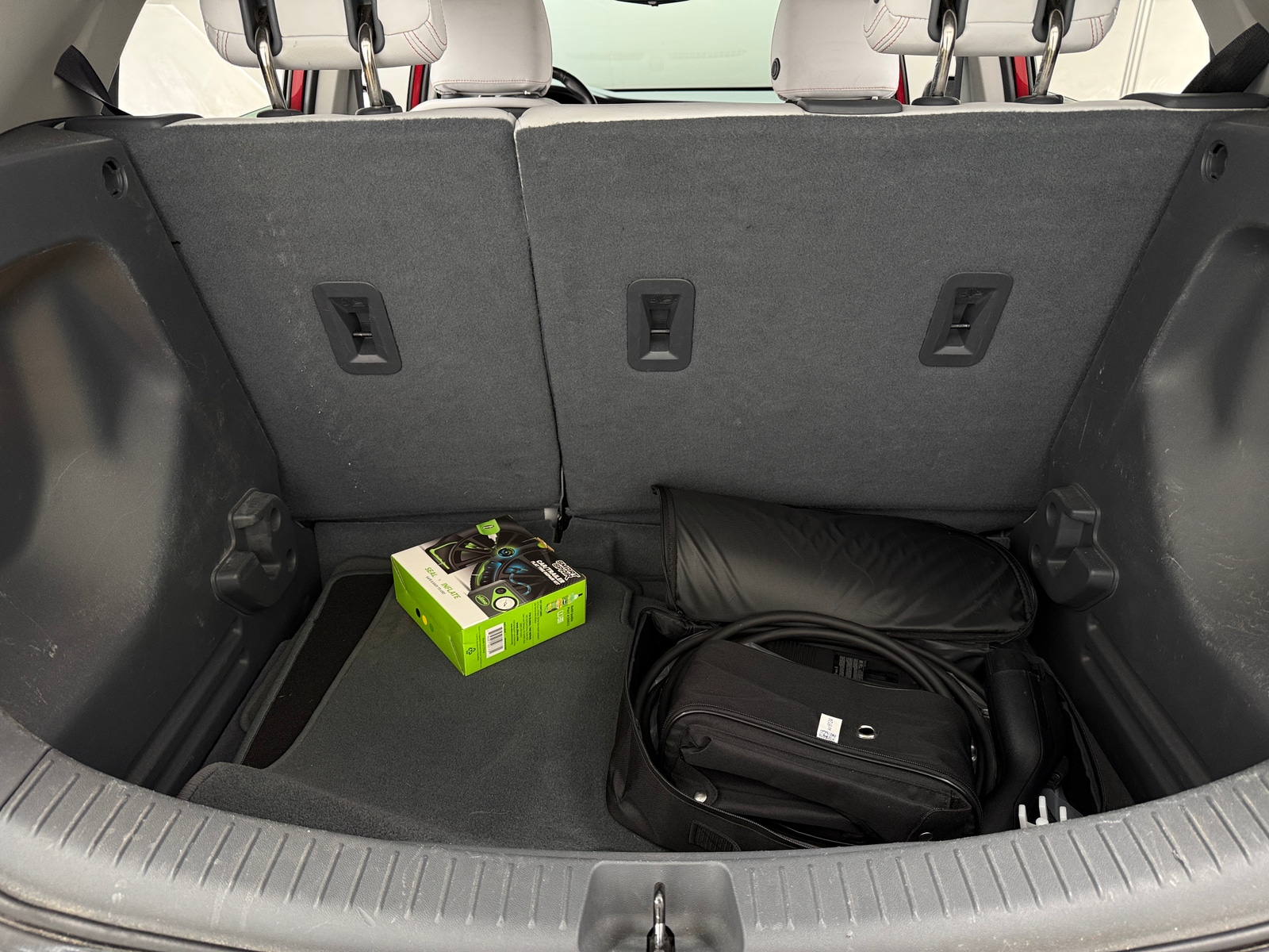 Thumbnail: 2017 Chevrolet Bolt EV - 6