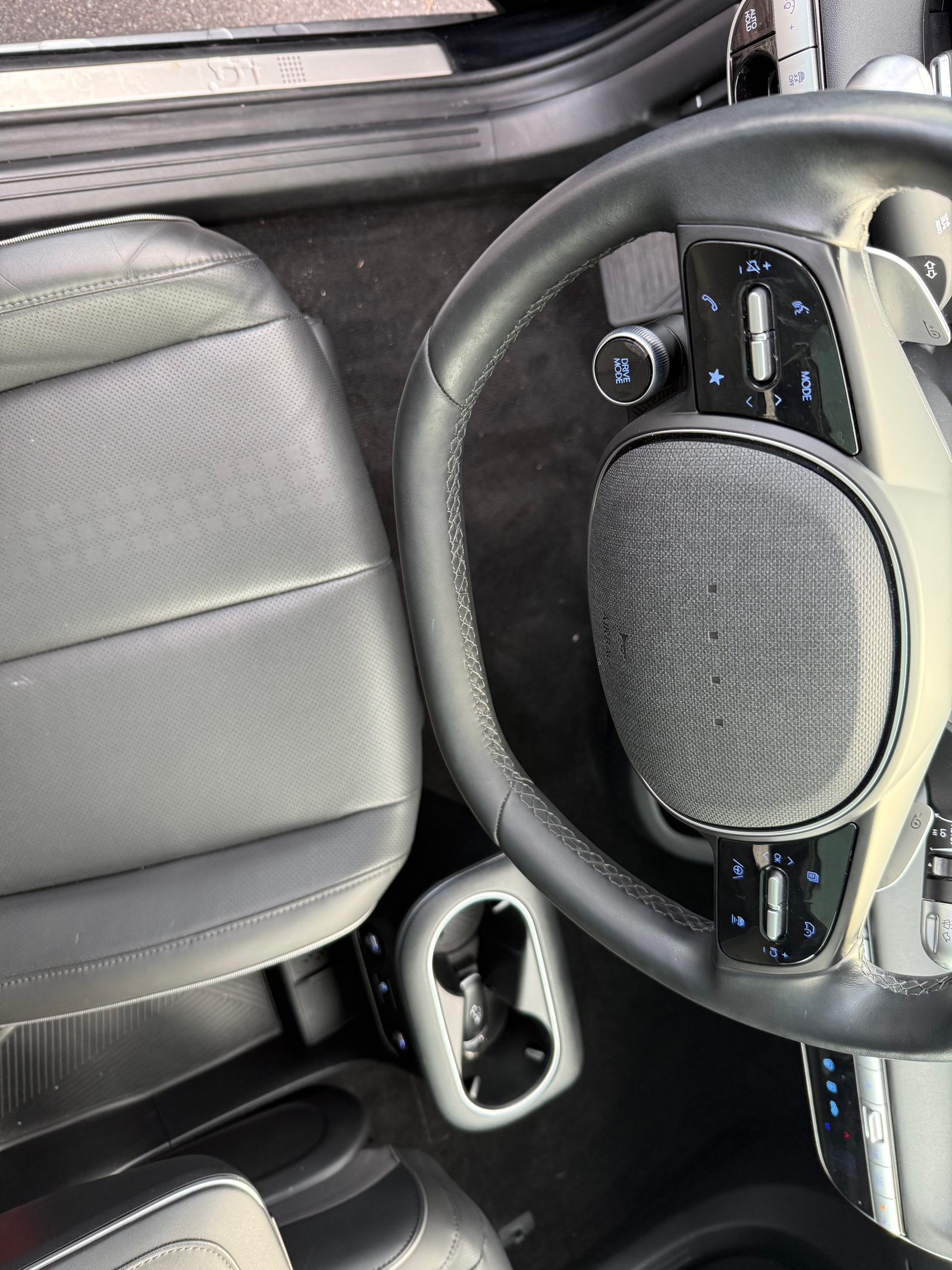 Thumbnail: 2023 Hyundai Ioniq 5 - 4