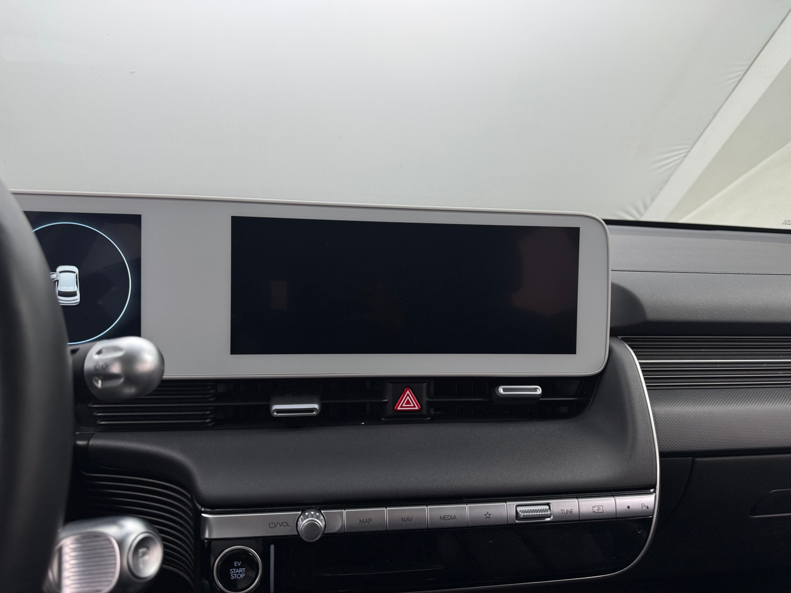 Thumbnail: 2023 Hyundai Ioniq 5 - 3