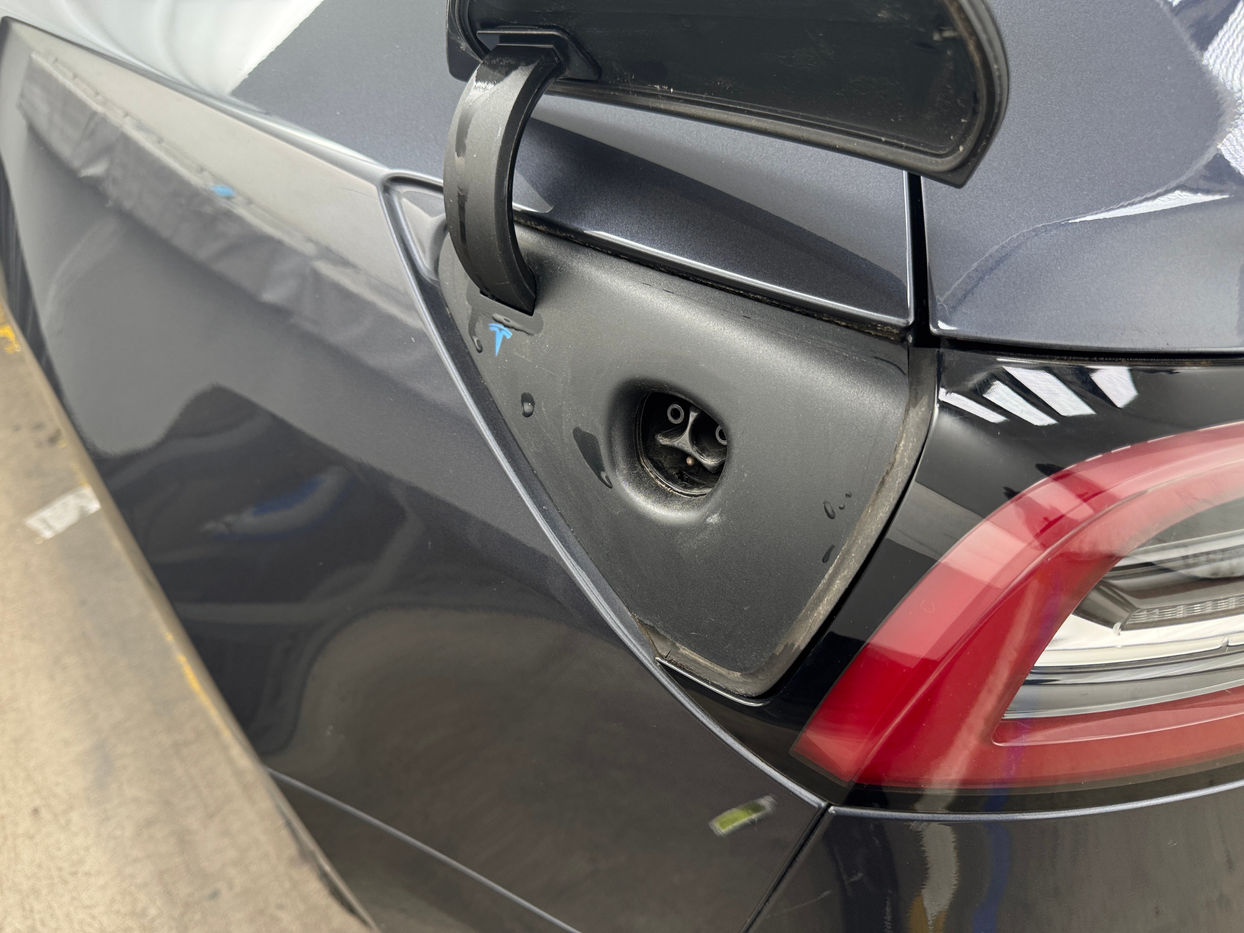 Used 2018 Tesla Model 3 Long Range with VIN 5YJ3E1EA5JF005042 for sale in Oak Creek, WI