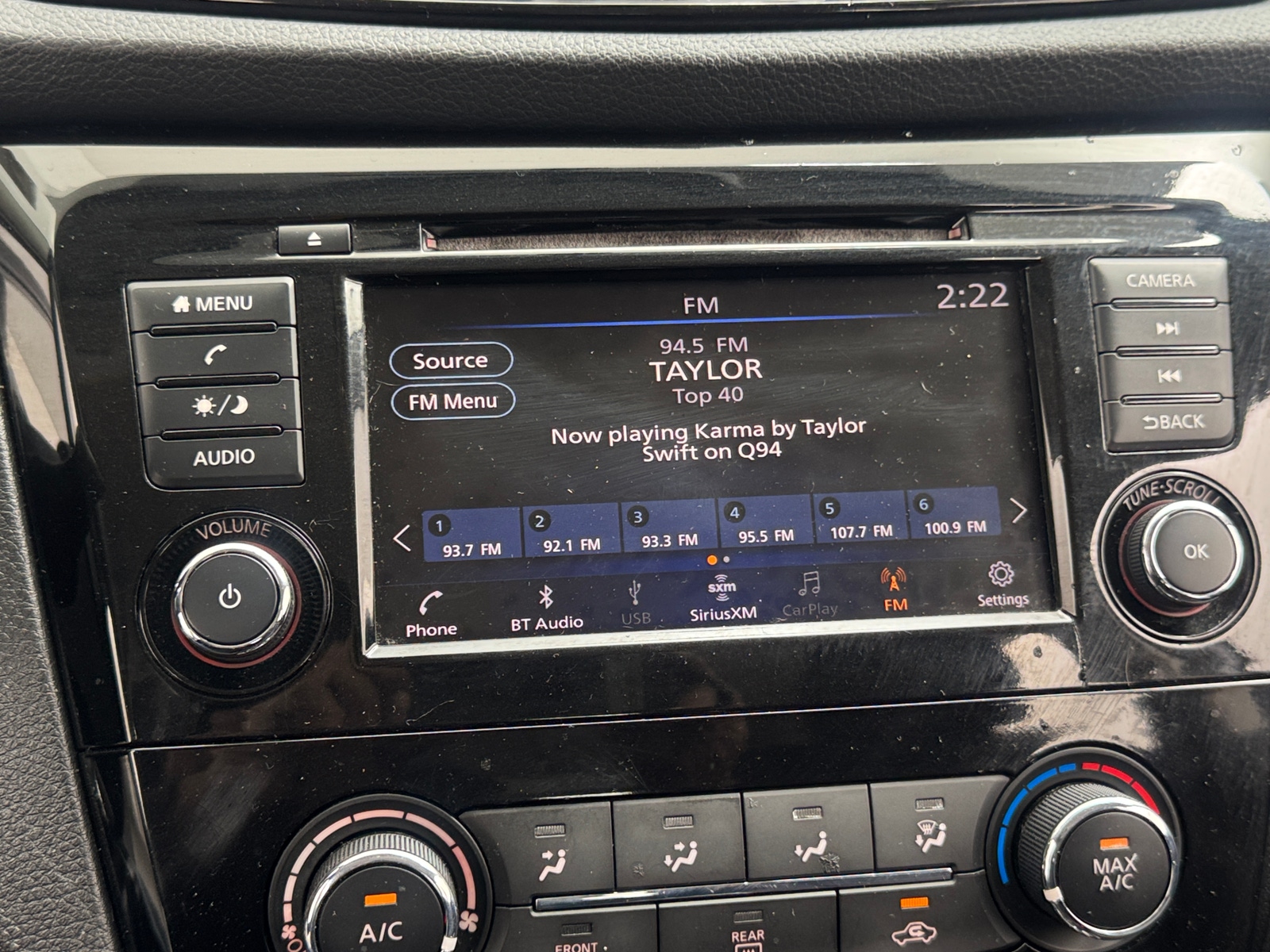 Thumbnail: 2019 Nissan Rogue Sport - 4