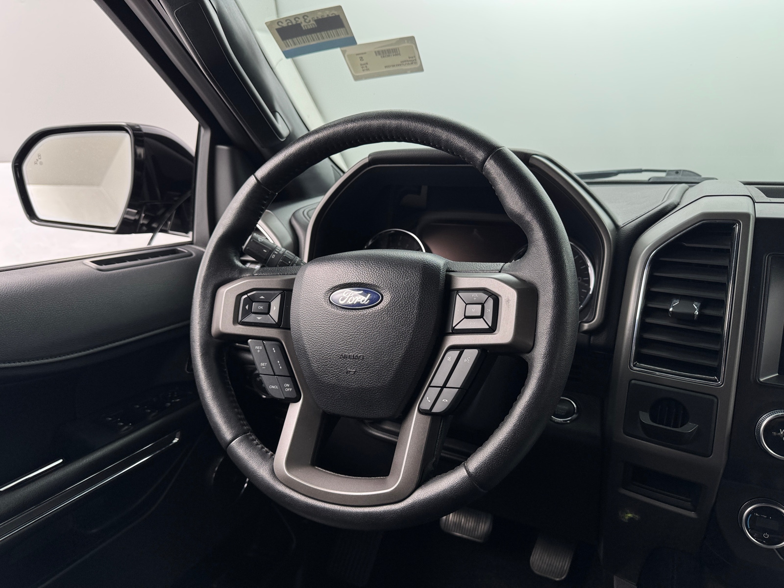 Thumbnail: 2019 Ford Expedition - 4