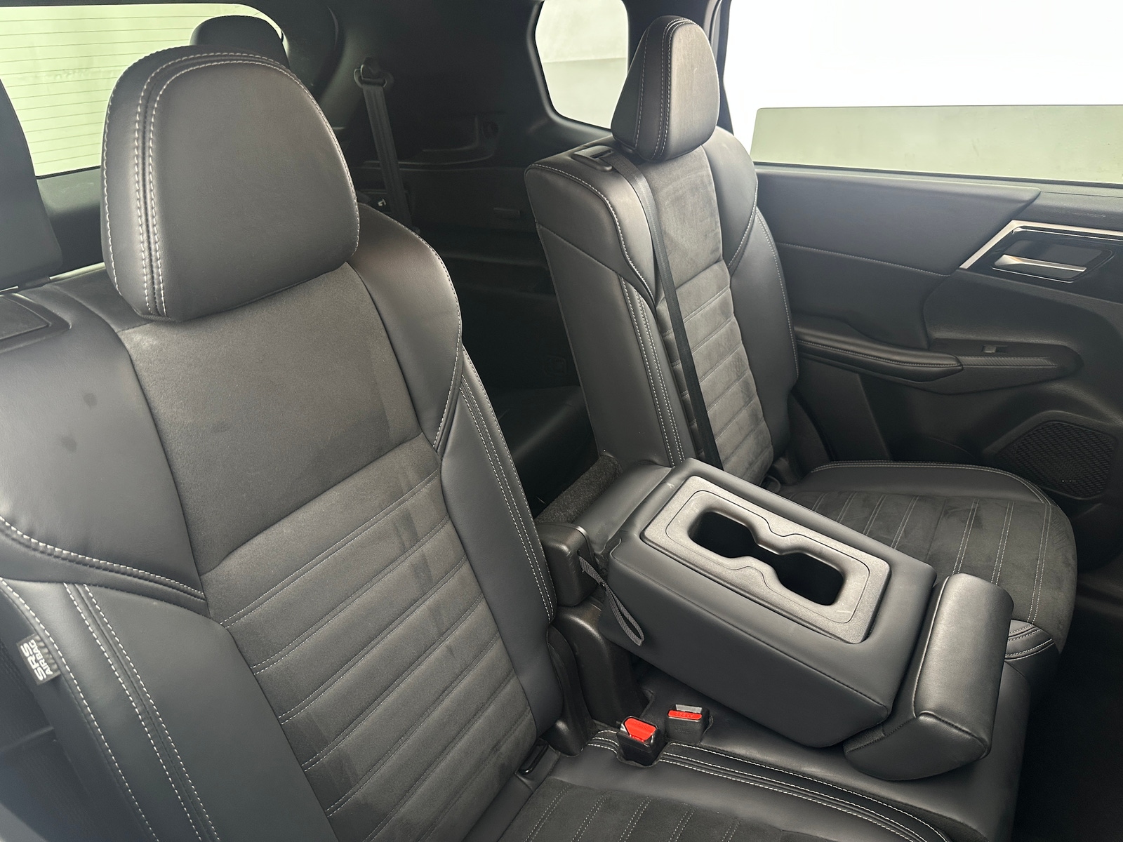 Thumbnail: 2024 Mitsubishi Outlander - 5