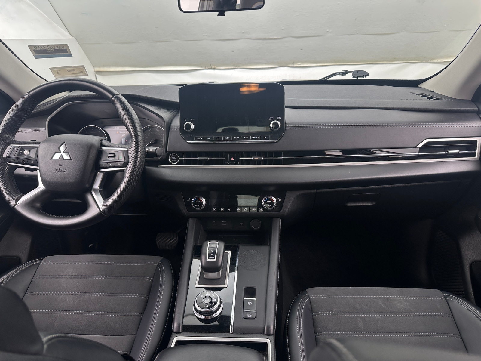 Thumbnail: 2024 Mitsubishi Outlander - 2