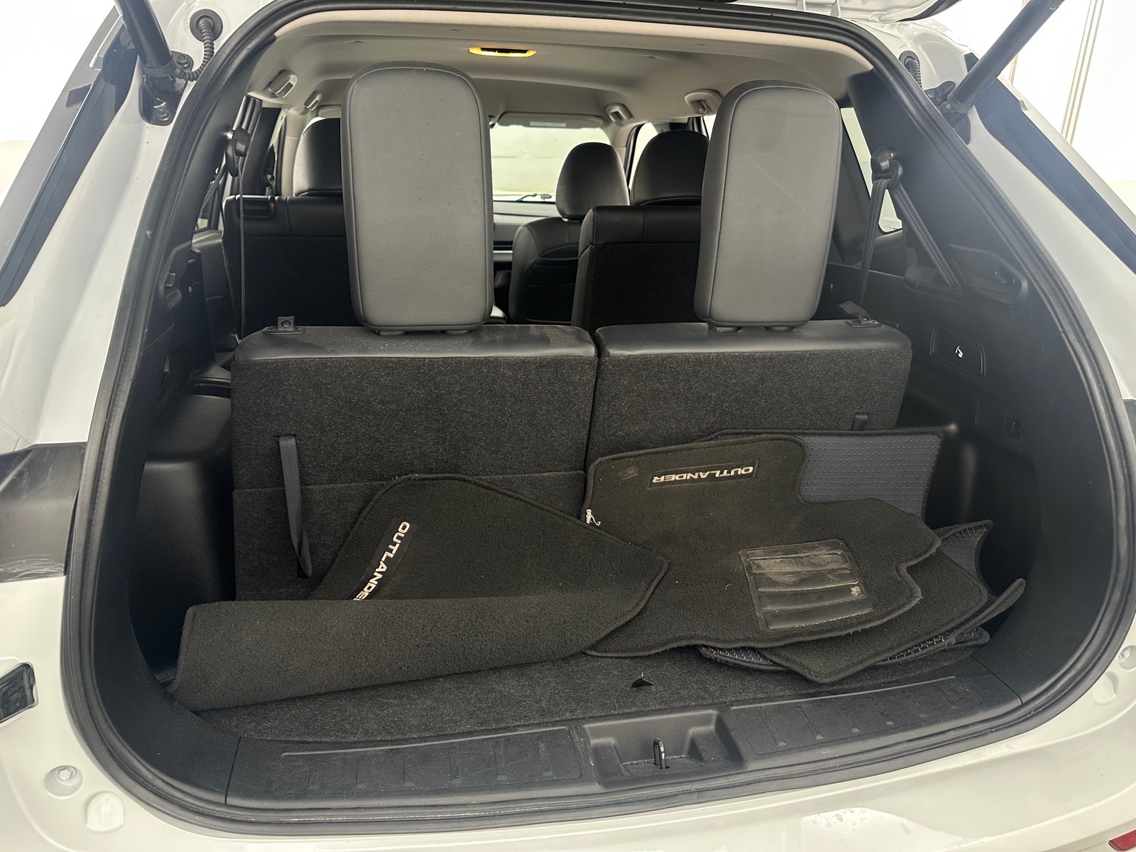 Thumbnail: 2024 Mitsubishi Outlander - 6