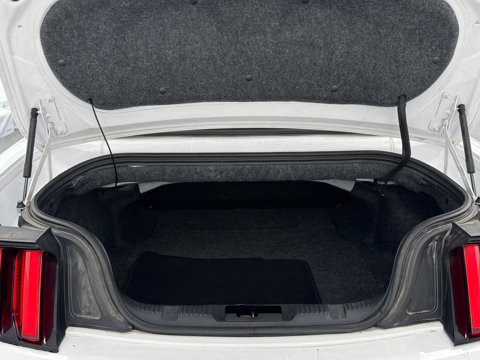 Thumbnail: 2016 Ford Mustang - 6