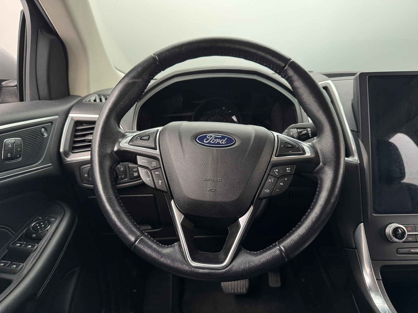 Thumbnail: 2022 Ford Edge - 4