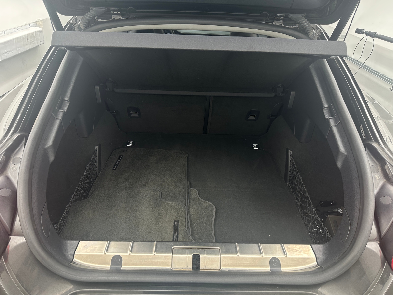 Thumbnail: 2011 Porsche Panamera - 6