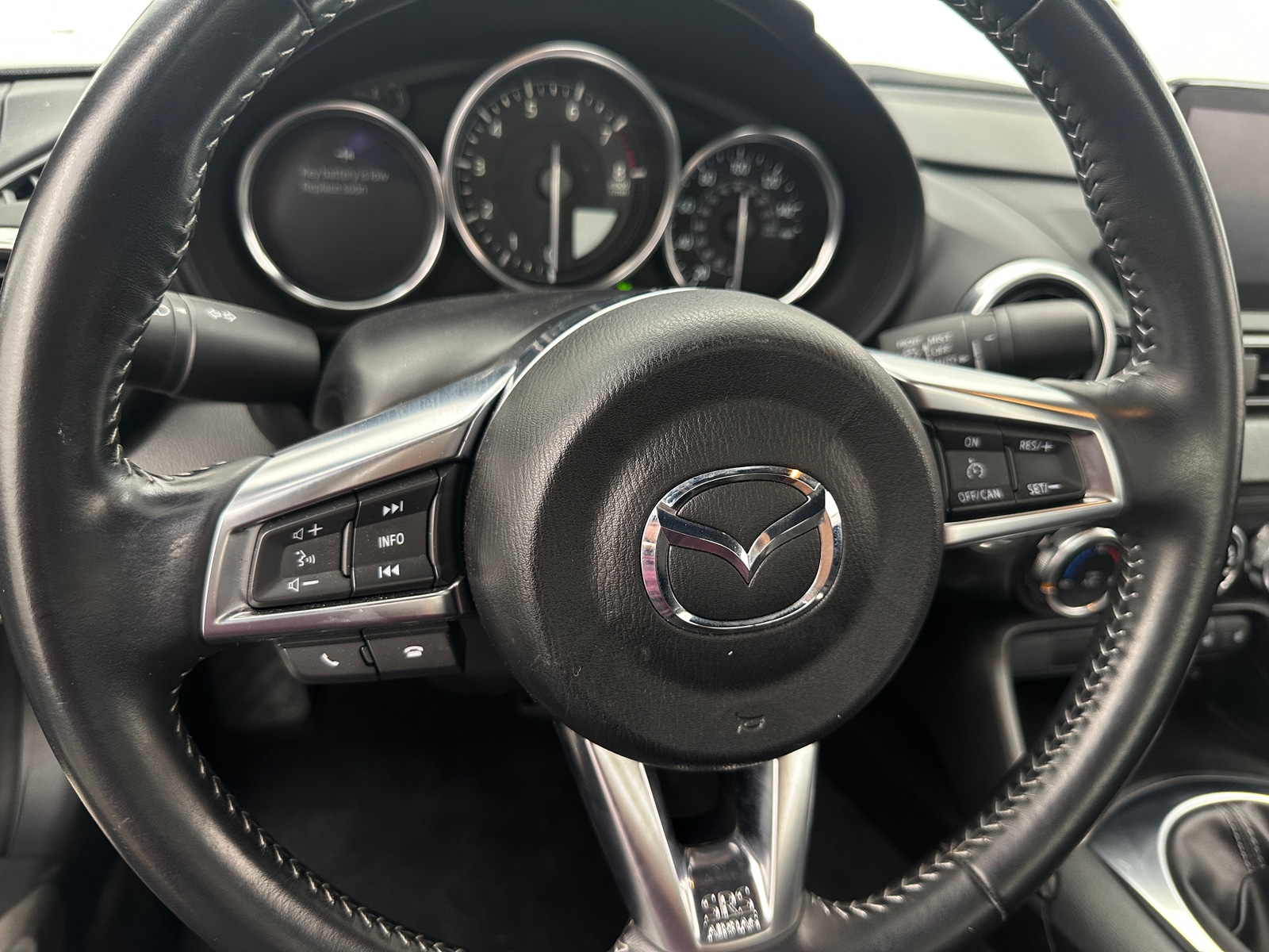 Thumbnail: 2022 Mazda MX-5 Miata - 5