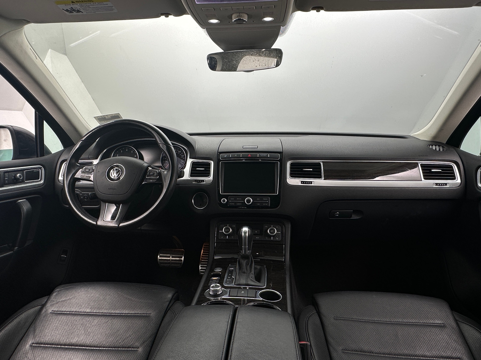 Thumbnail: 2017 Volkswagen Touareg - 2