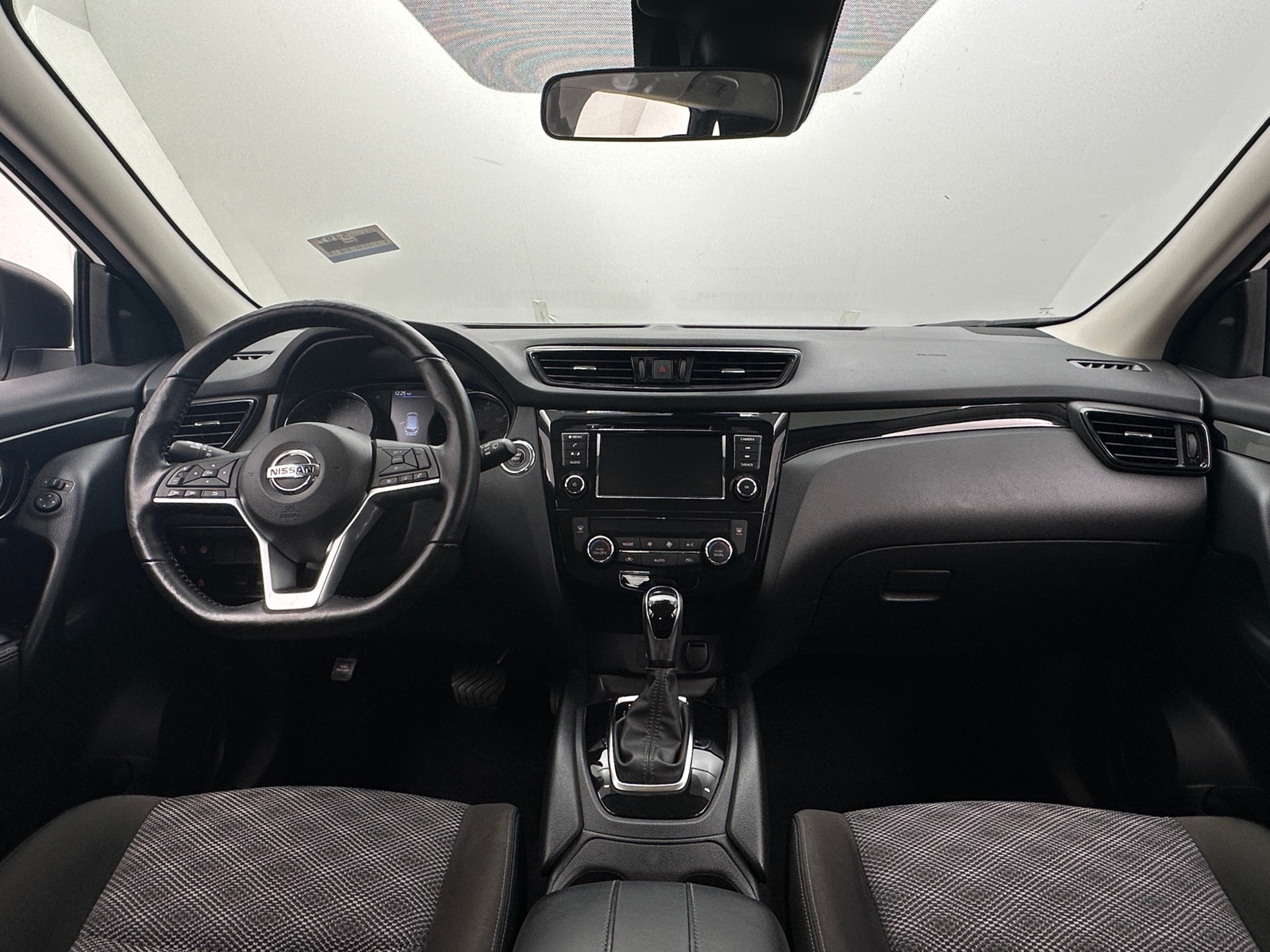 Thumbnail: 2022 Nissan Rogue Sport - 3