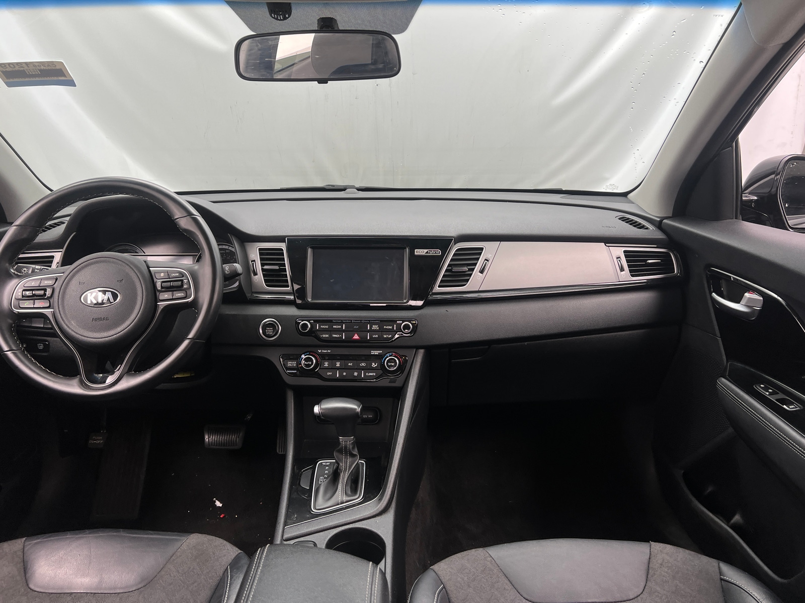 Thumbnail: 2017 Kia Niro - 2