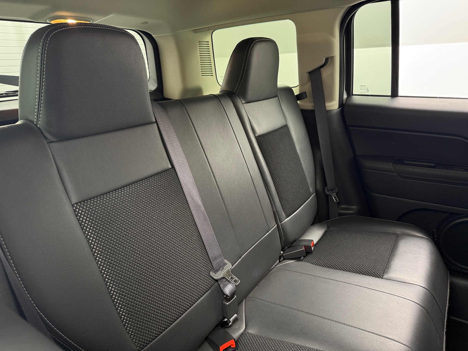 Thumbnail: 2016 Jeep Patriot - 6