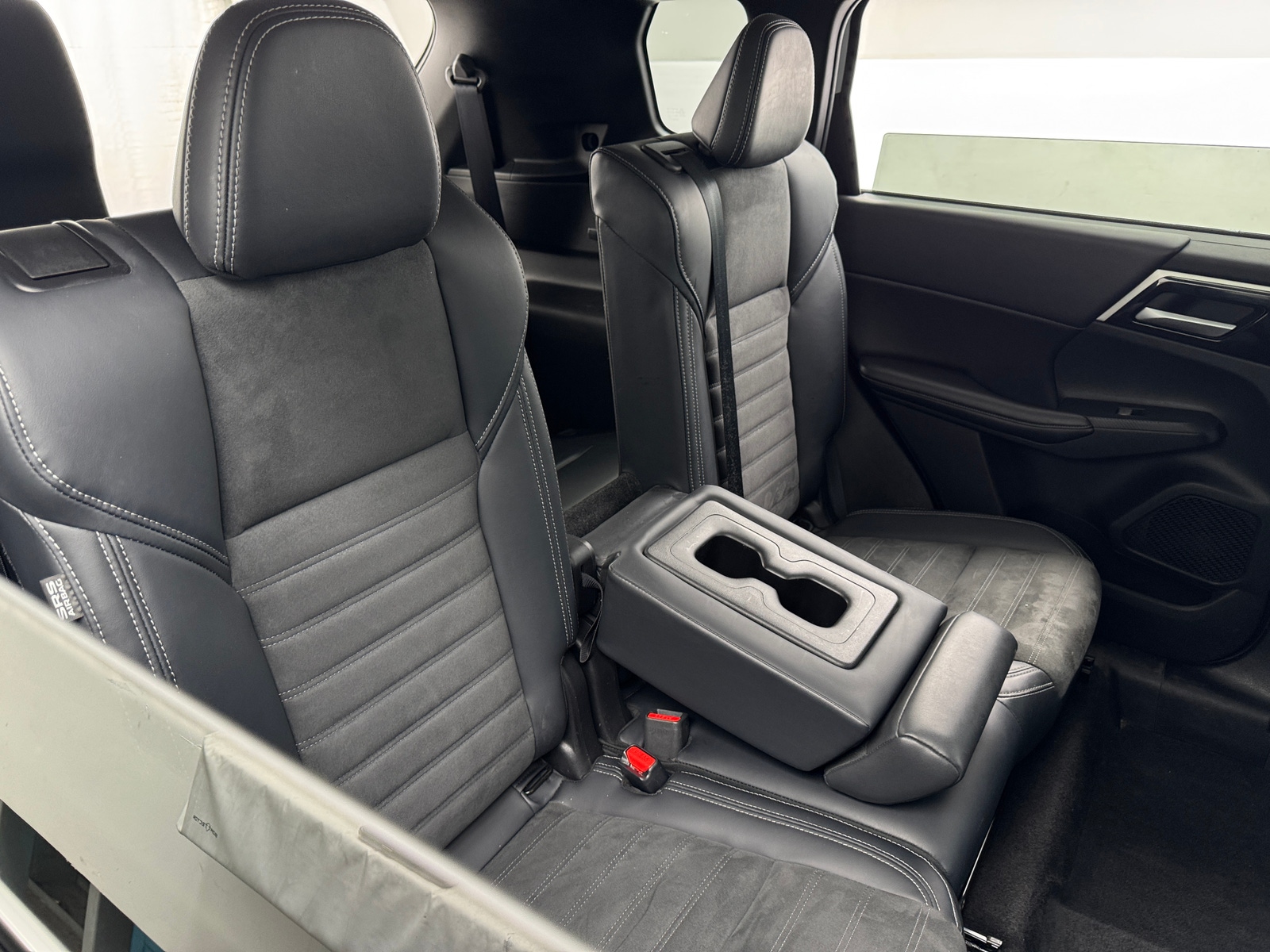 Thumbnail: 2024 Mitsubishi Outlander - 5