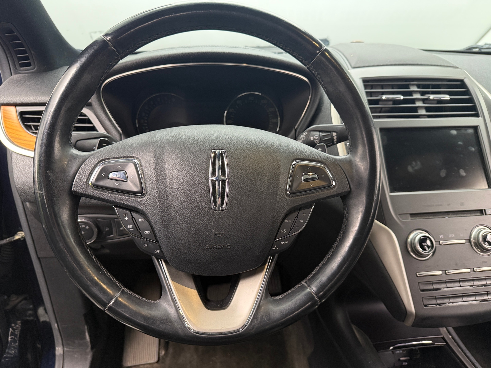 Thumbnail: 2015 Lincoln MKC - 4