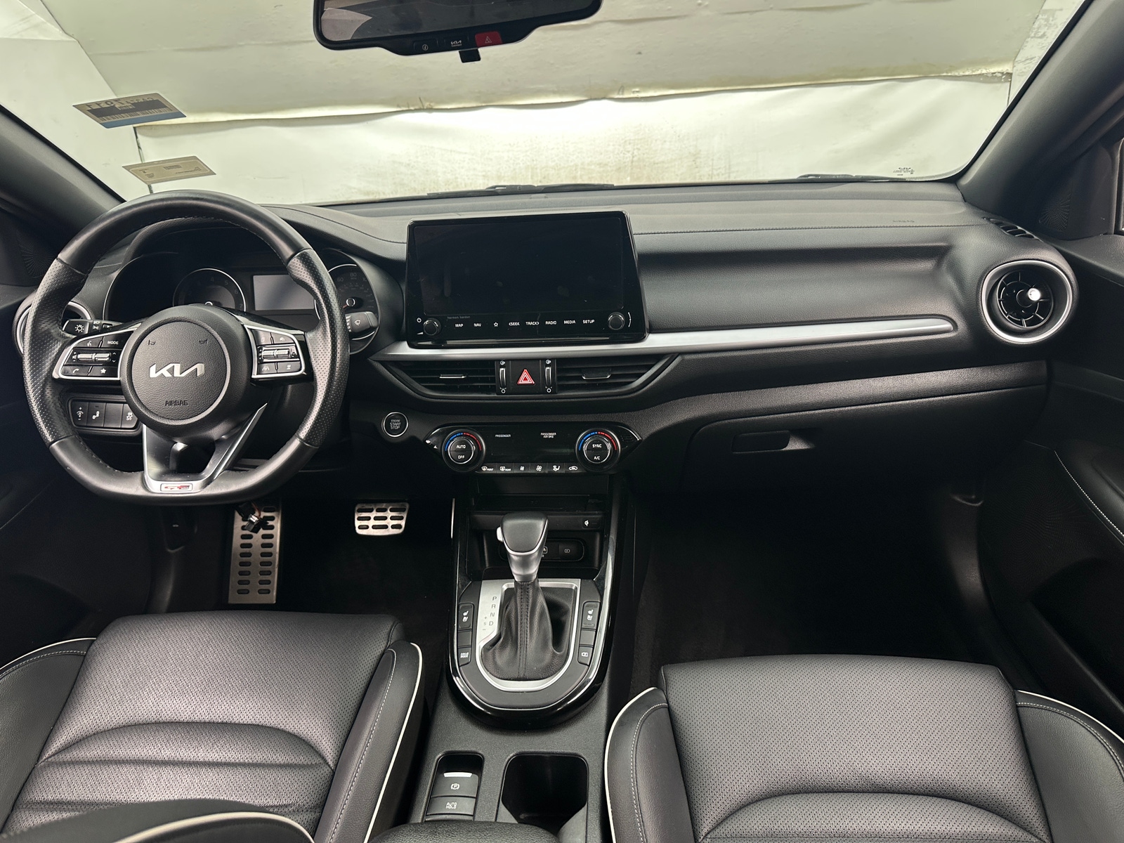 Thumbnail: 2024 Kia Forte - 3