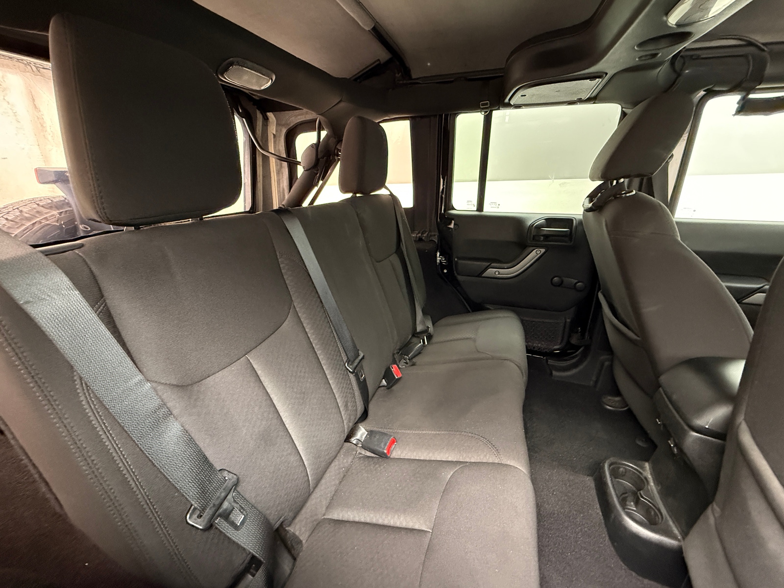 Thumbnail: 2015 Jeep Wrangler - 6