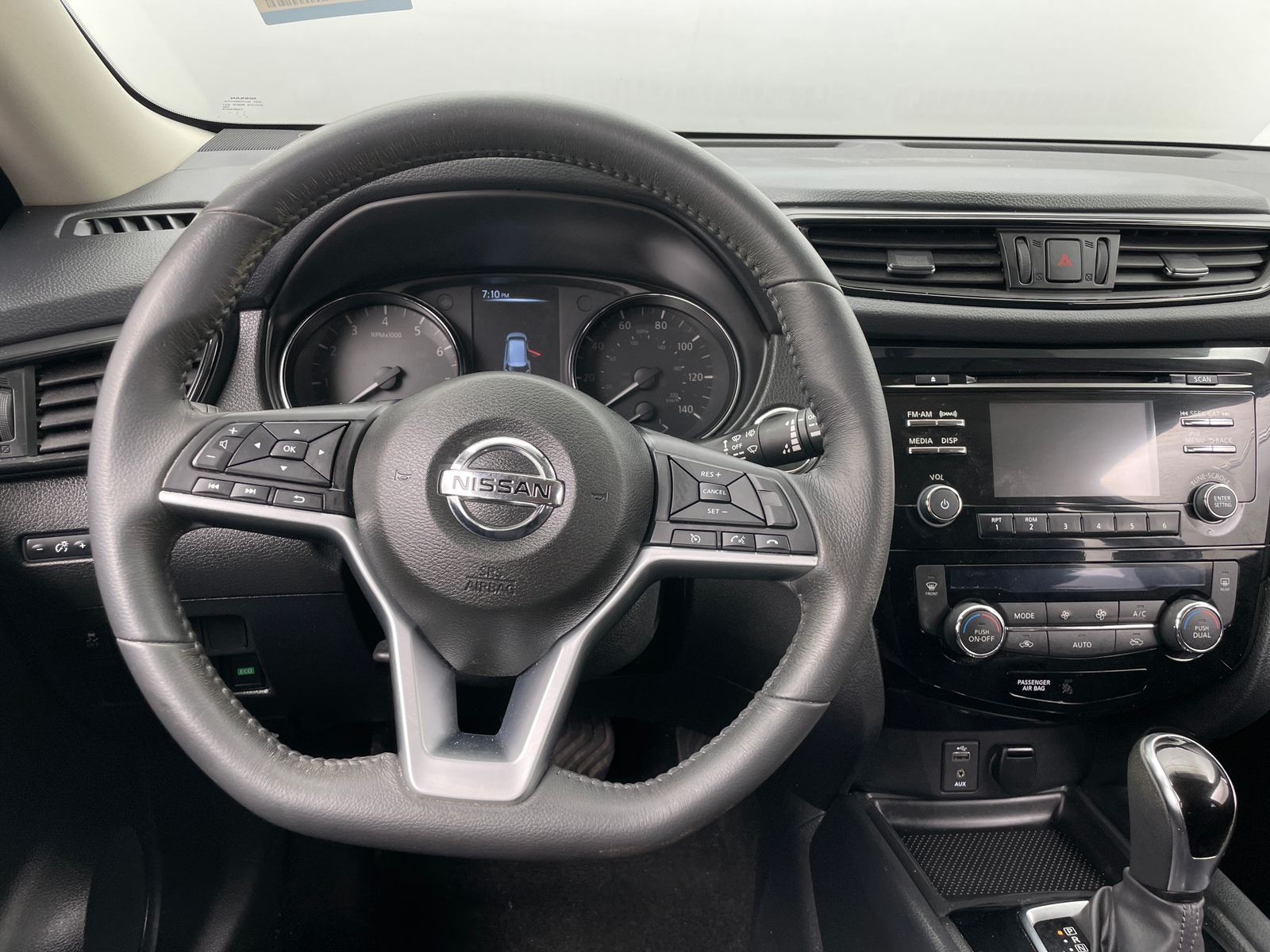 Thumbnail: 2017 Nissan Rogue - 5