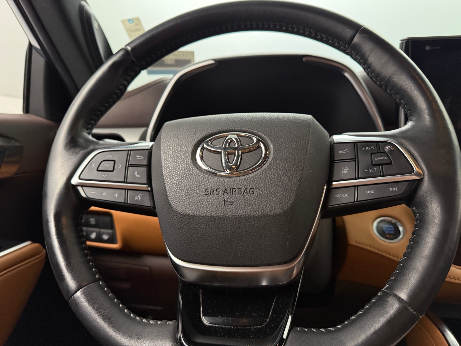 Thumbnail: 2020 Toyota Highlander - 4