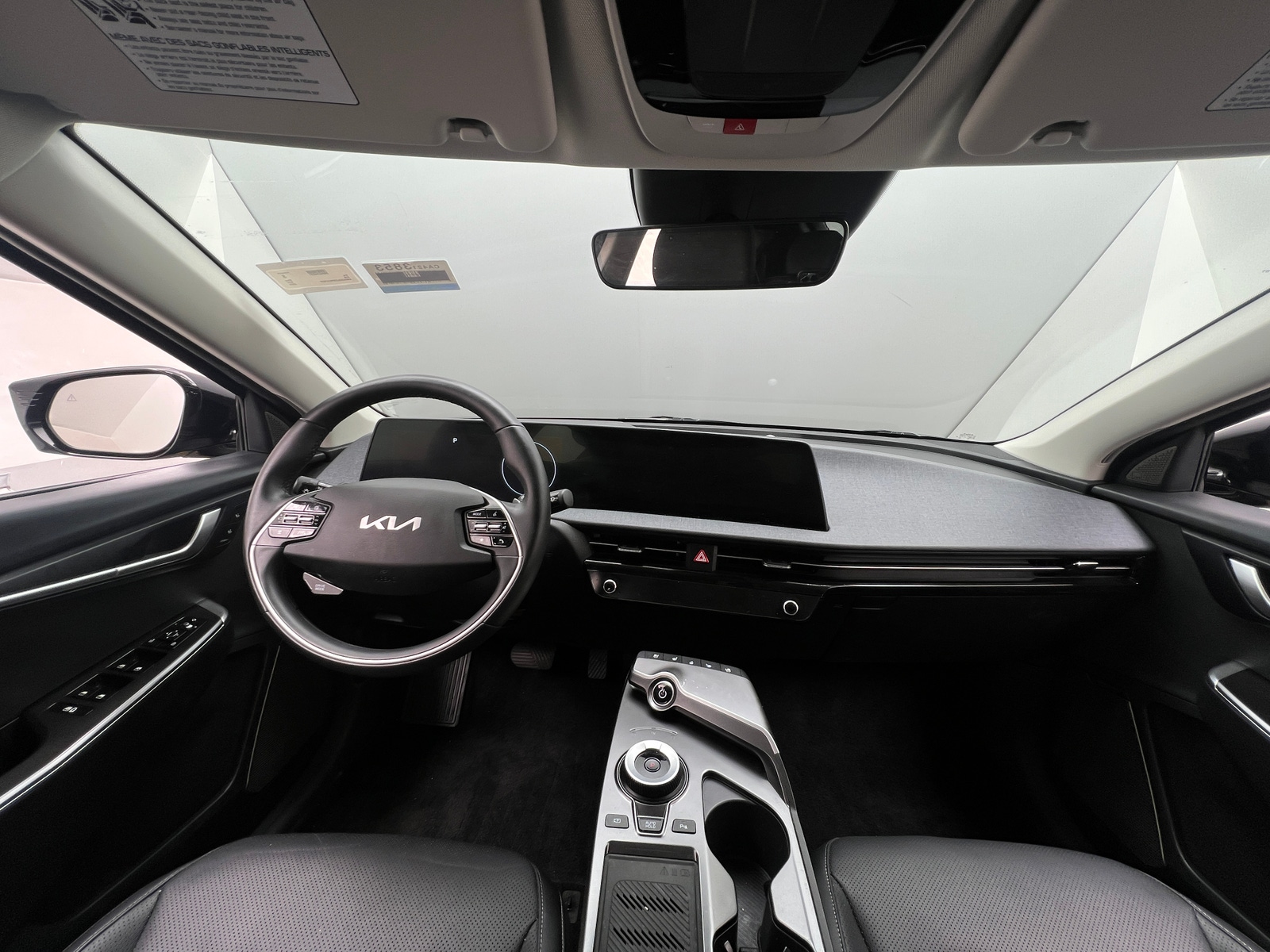 Thumbnail: 2023 Kia EV6 - 2