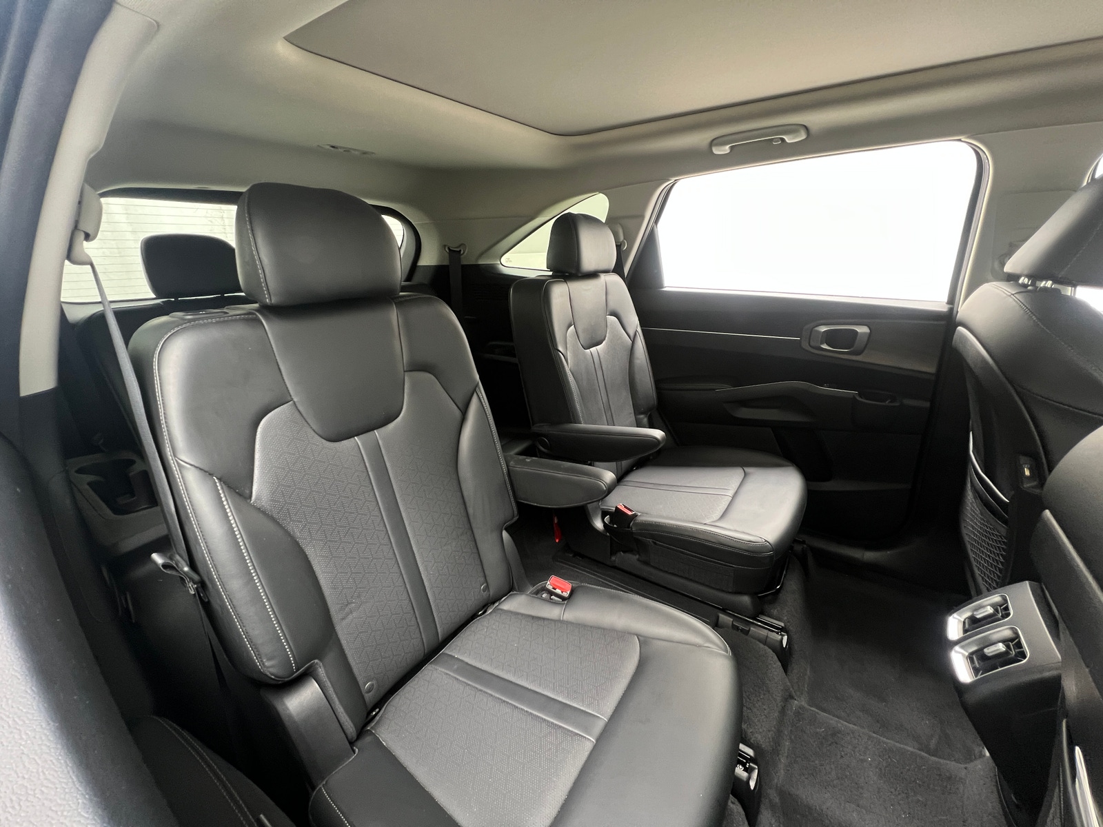 Thumbnail: 2022 Kia Sorento - 5