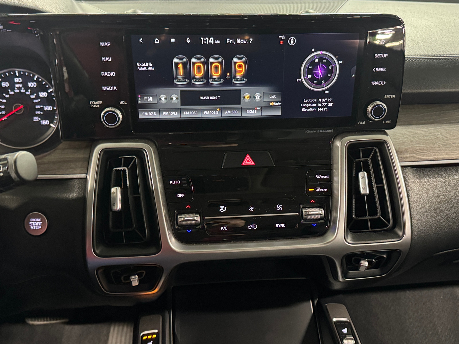 Thumbnail: 2022 Kia Sorento - 3