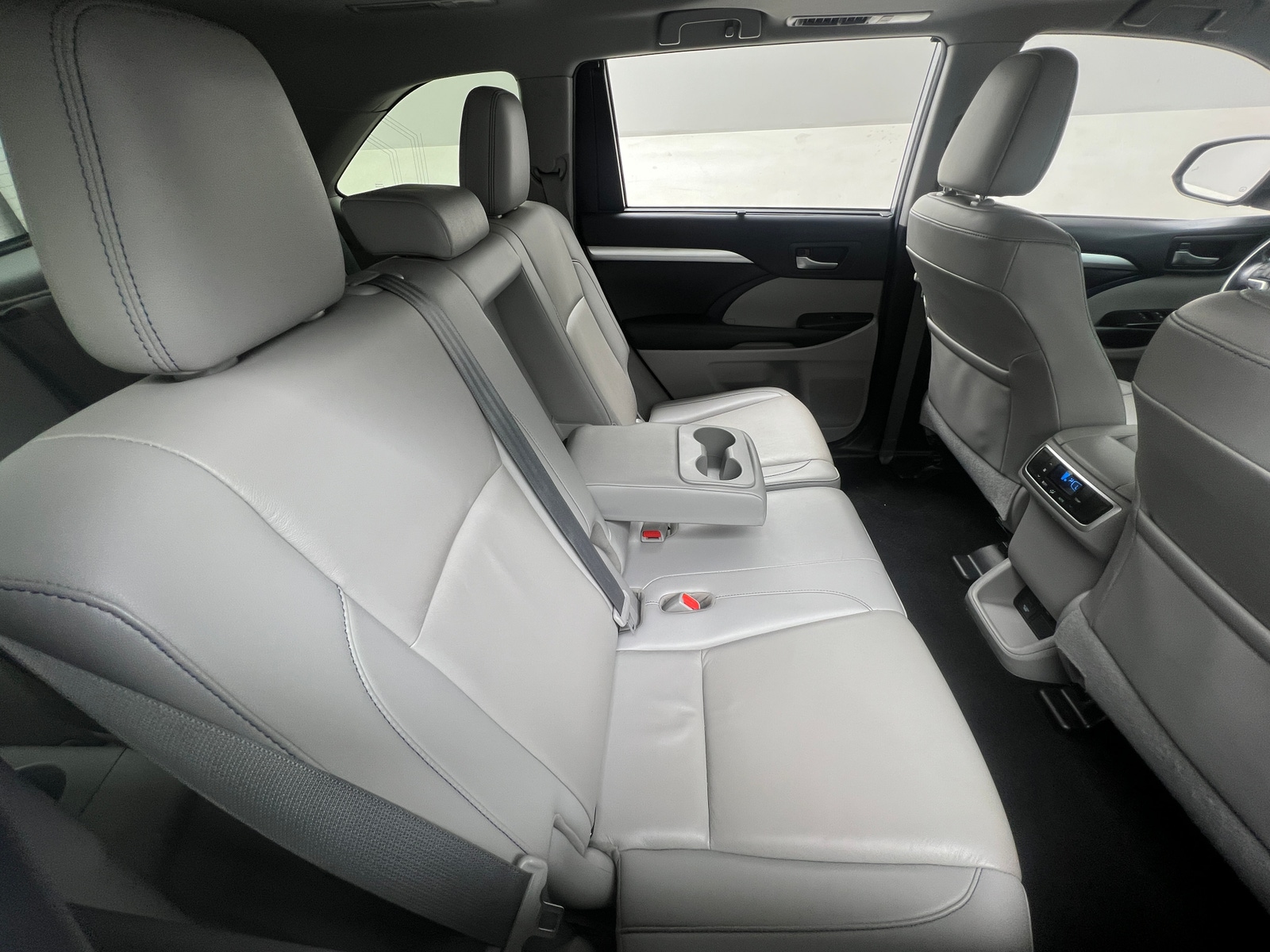 Thumbnail: 2019 Toyota Highlander - 5