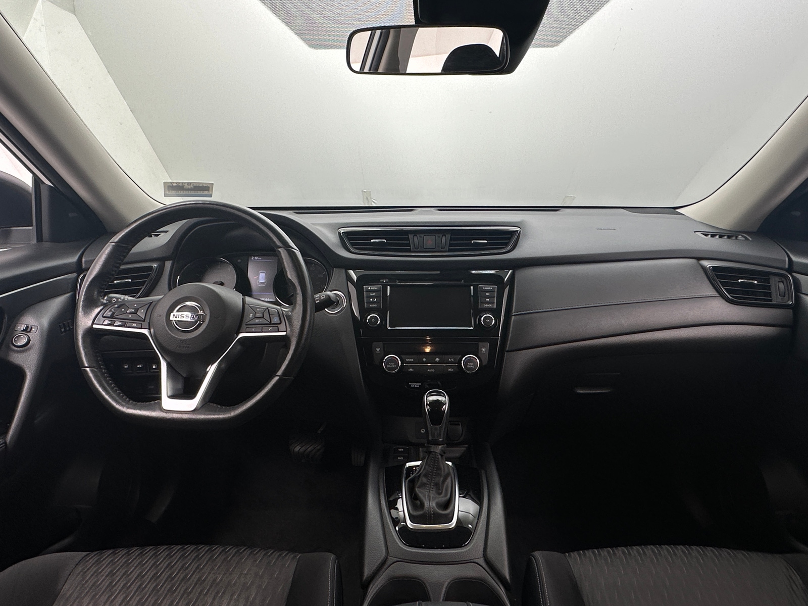 Thumbnail: 2019 Nissan Rogue - 3