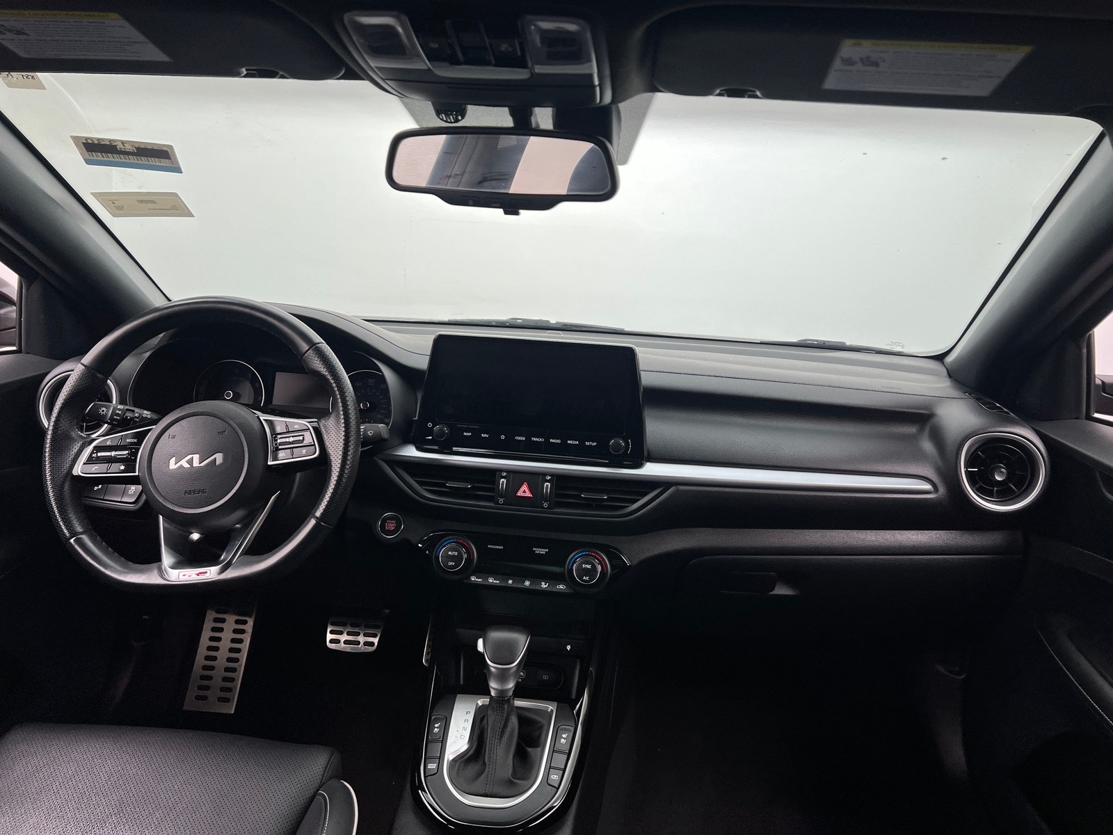 Thumbnail: 2022 Kia Forte - 3