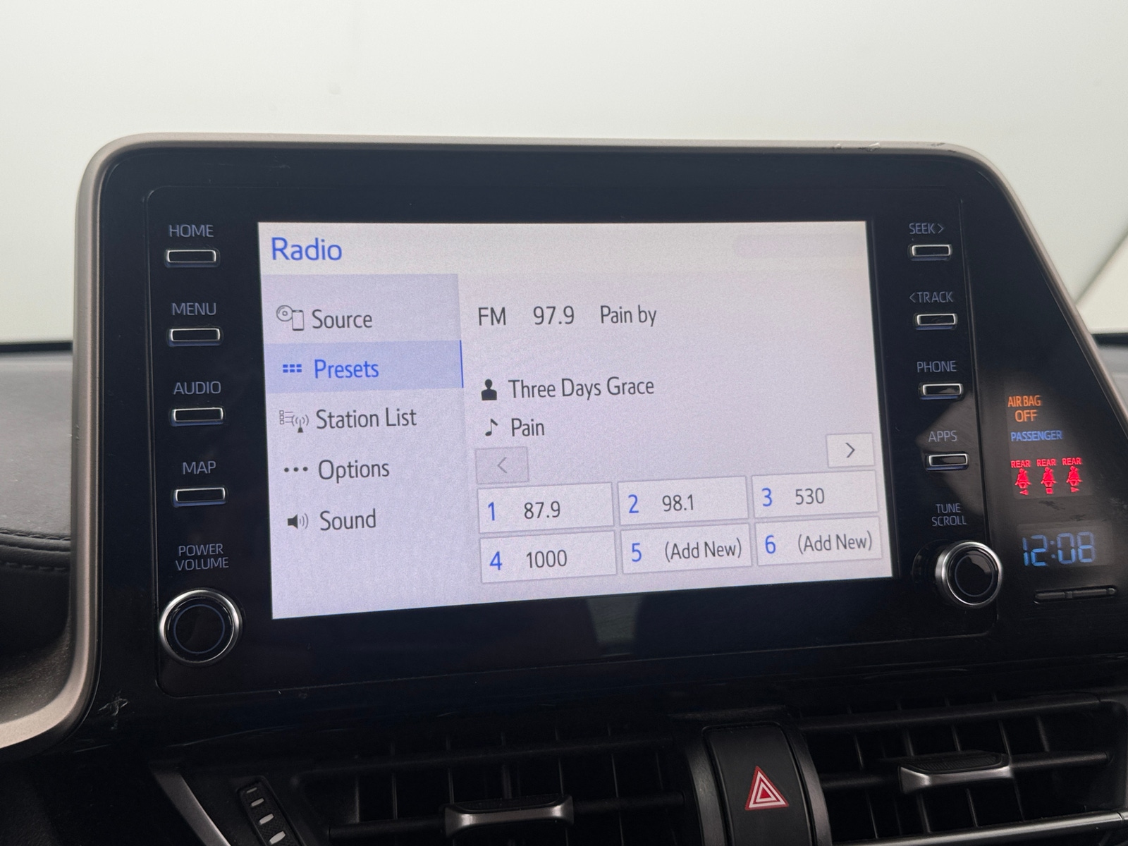 Thumbnail: 2019 Toyota C-HR - 4