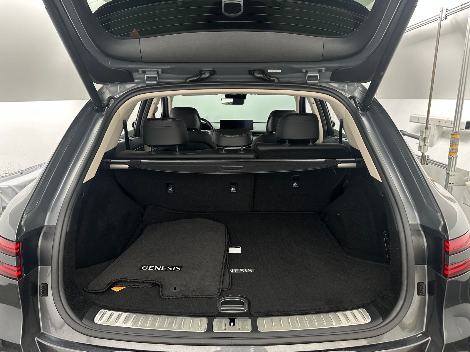 Thumbnail: 2023 Genesis GV70 - 6