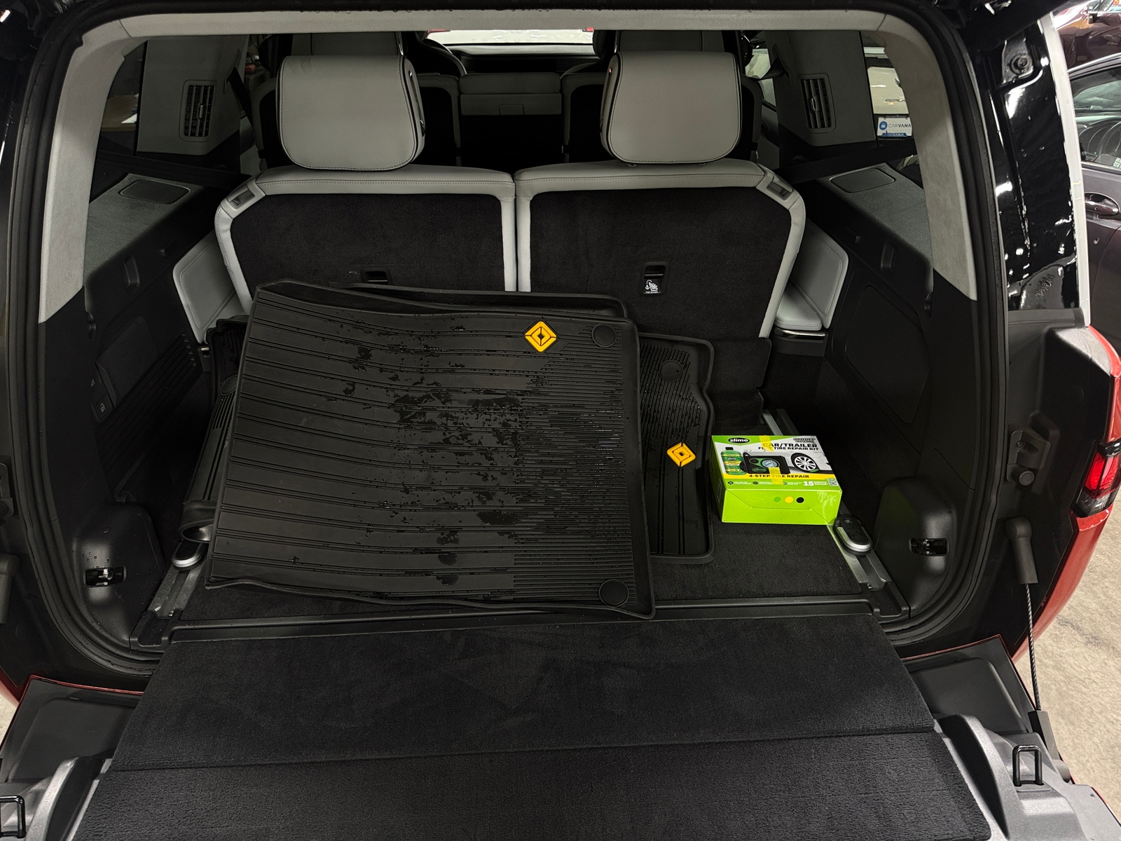 Thumbnail: 2023 Rivian R1S - 6