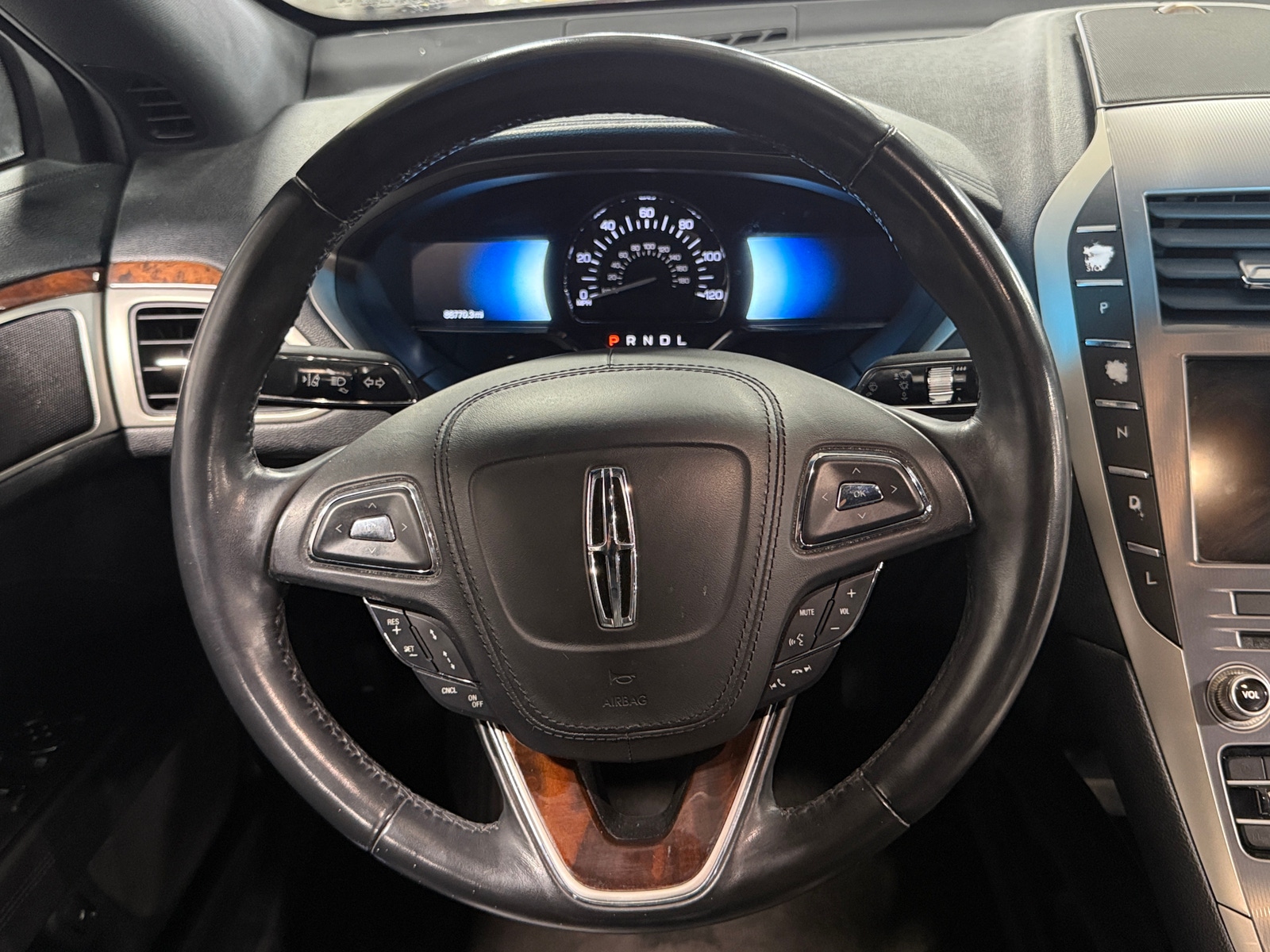 Thumbnail: 2017 Lincoln MKZ - 4