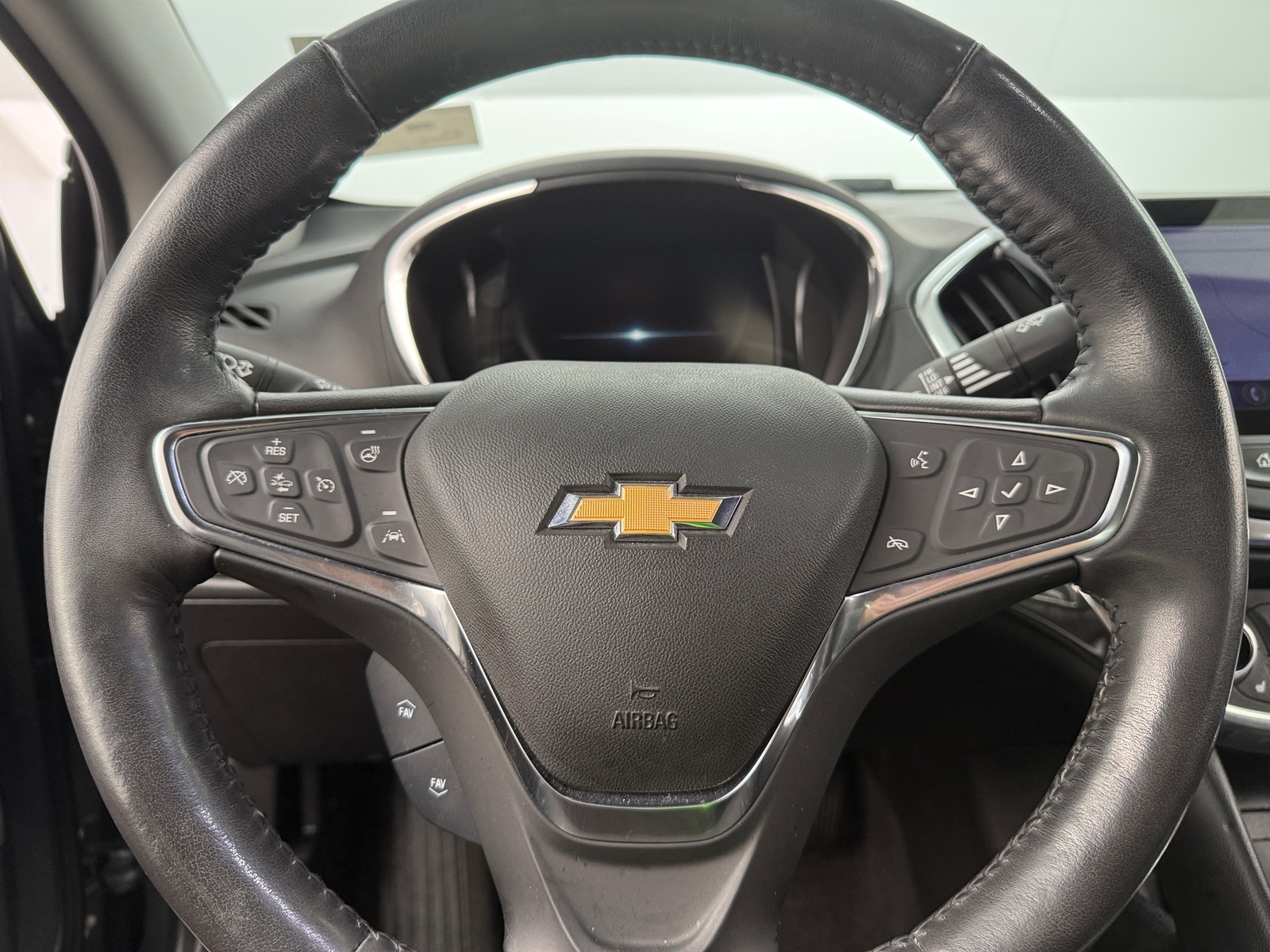 Thumbnail: 2019 Chevrolet Volt - 4
